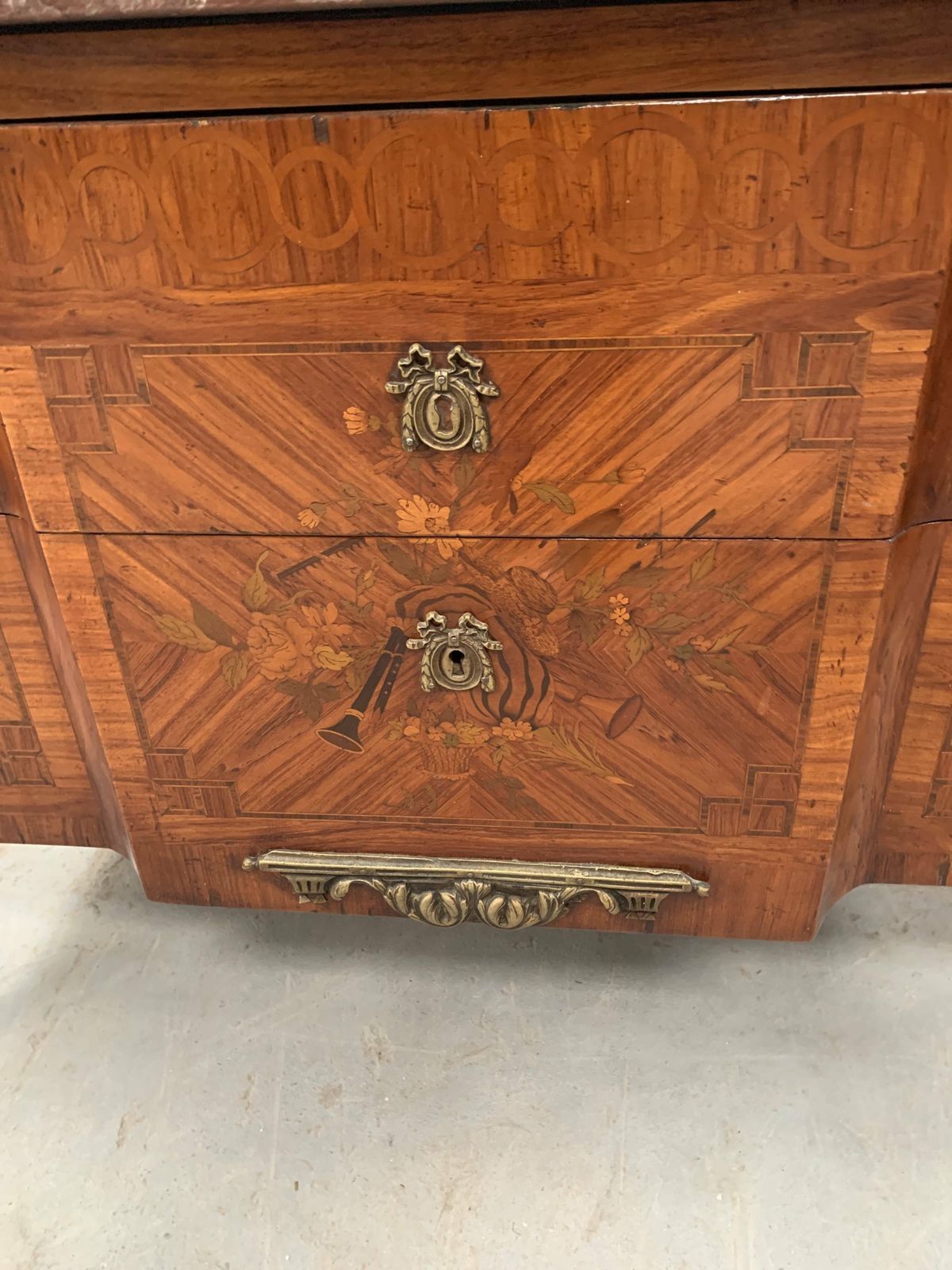 photo vinterior Louis XVI Chest Of Drawers In Wood Veneer Marquetry, 20th Century