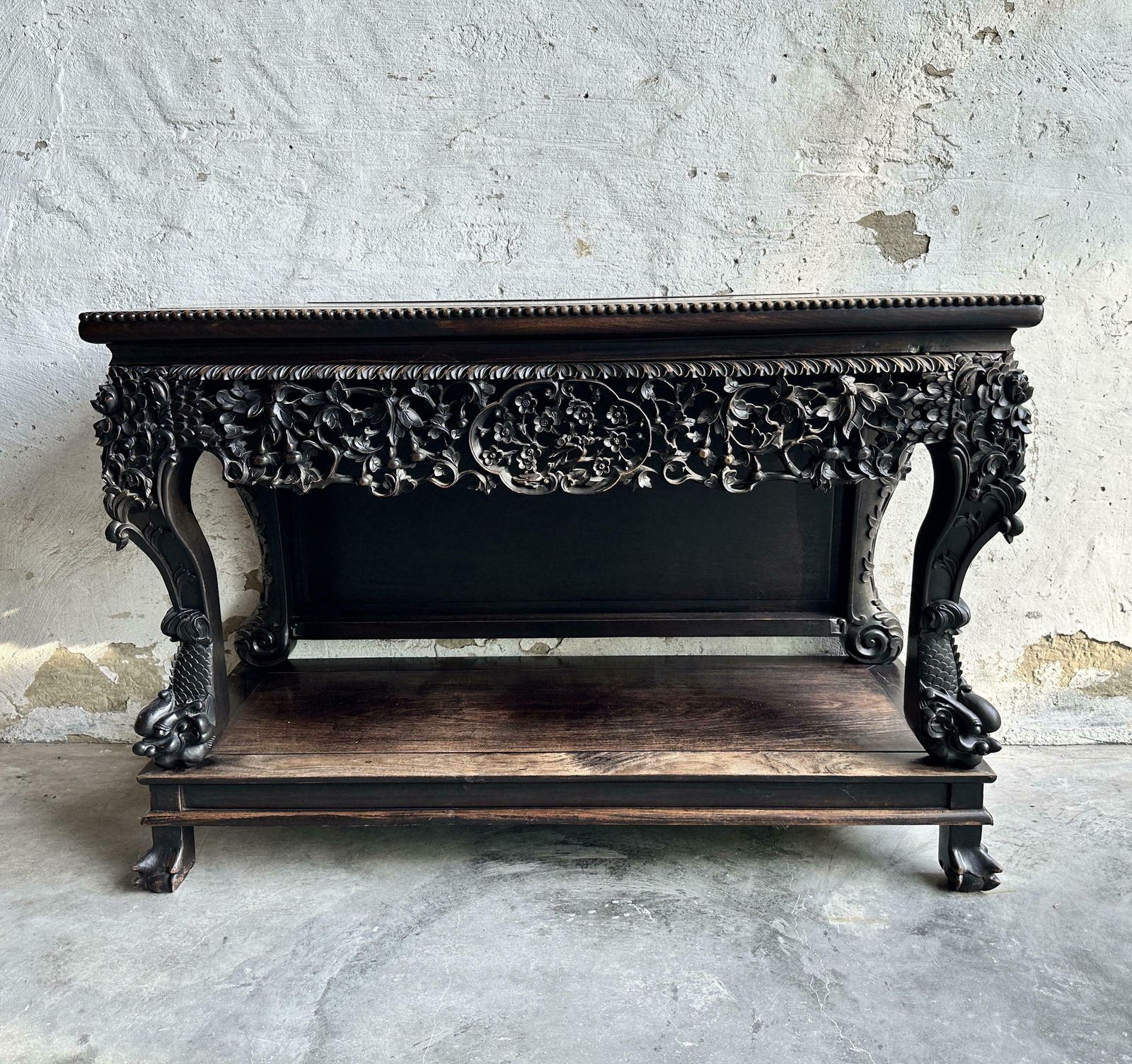 Antiek 19e Eeuws Qing Dynastie Handgesneden Console, Ca. 1860, China.