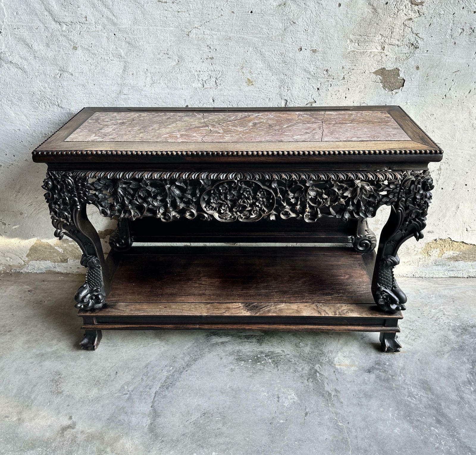 Antiek 19e Eeuws Qing Dynastie Handgesneden Console, Ca. 1860, China. photo vinterior