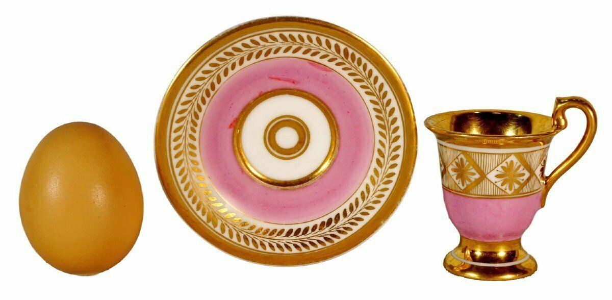 Small Porcelain Cup And Saucer From Paris Or Russia   Early 19th Century