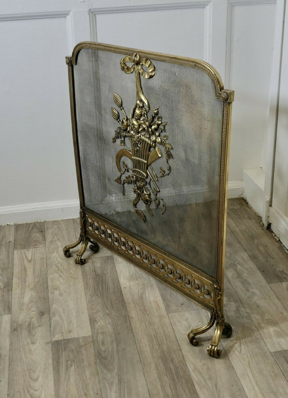 Free Standing French Brass Rococo Fire Guard, Spark Screen photo Home Fixtures