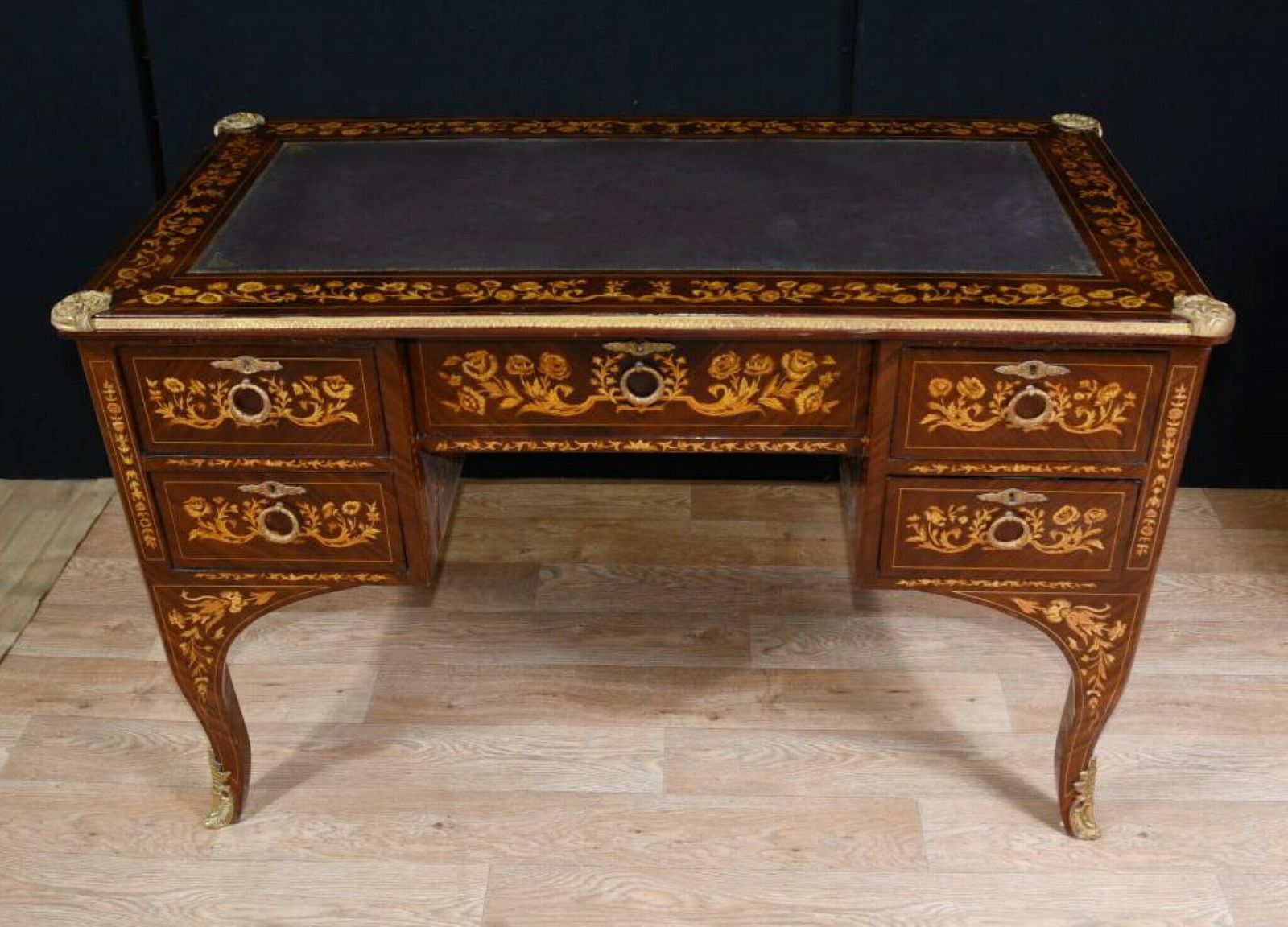 French Desk   Louis XV Knee Hole Writing Table Bureau photo vinterior