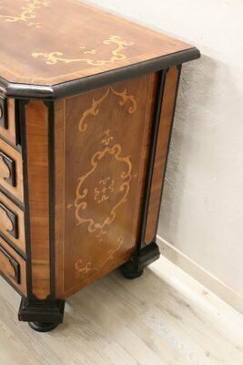 Antique Chest Of Drawers In Inlaid Walnut, 17th Century photo vinterior