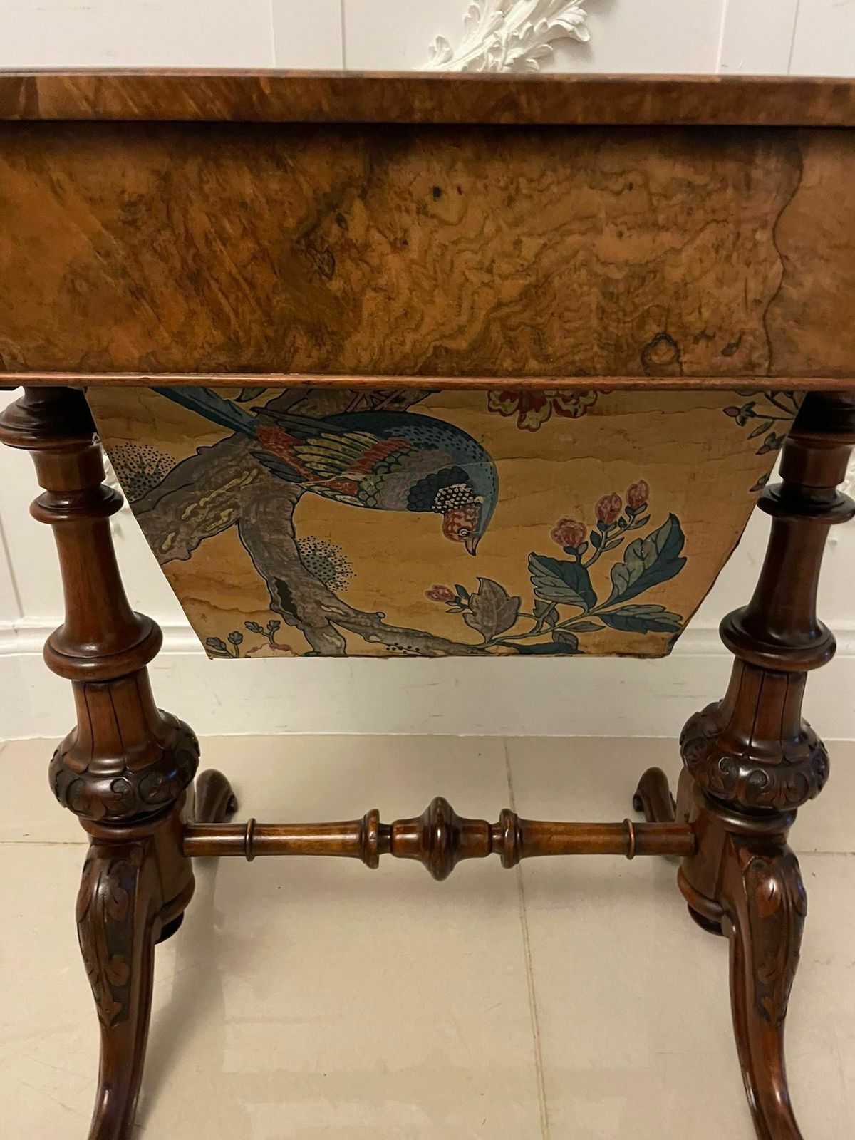 1385.0 Antique 19th Century Quality Burr Walnut Freestanding Side Table photo
