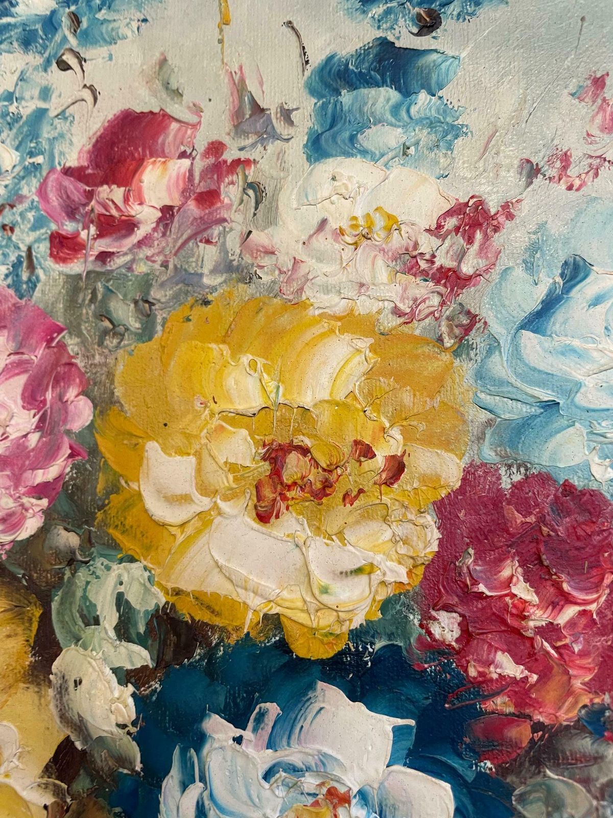 photo furniture Vintage Floral Painting Expressive Brushstrokes And Slim Gold Frame