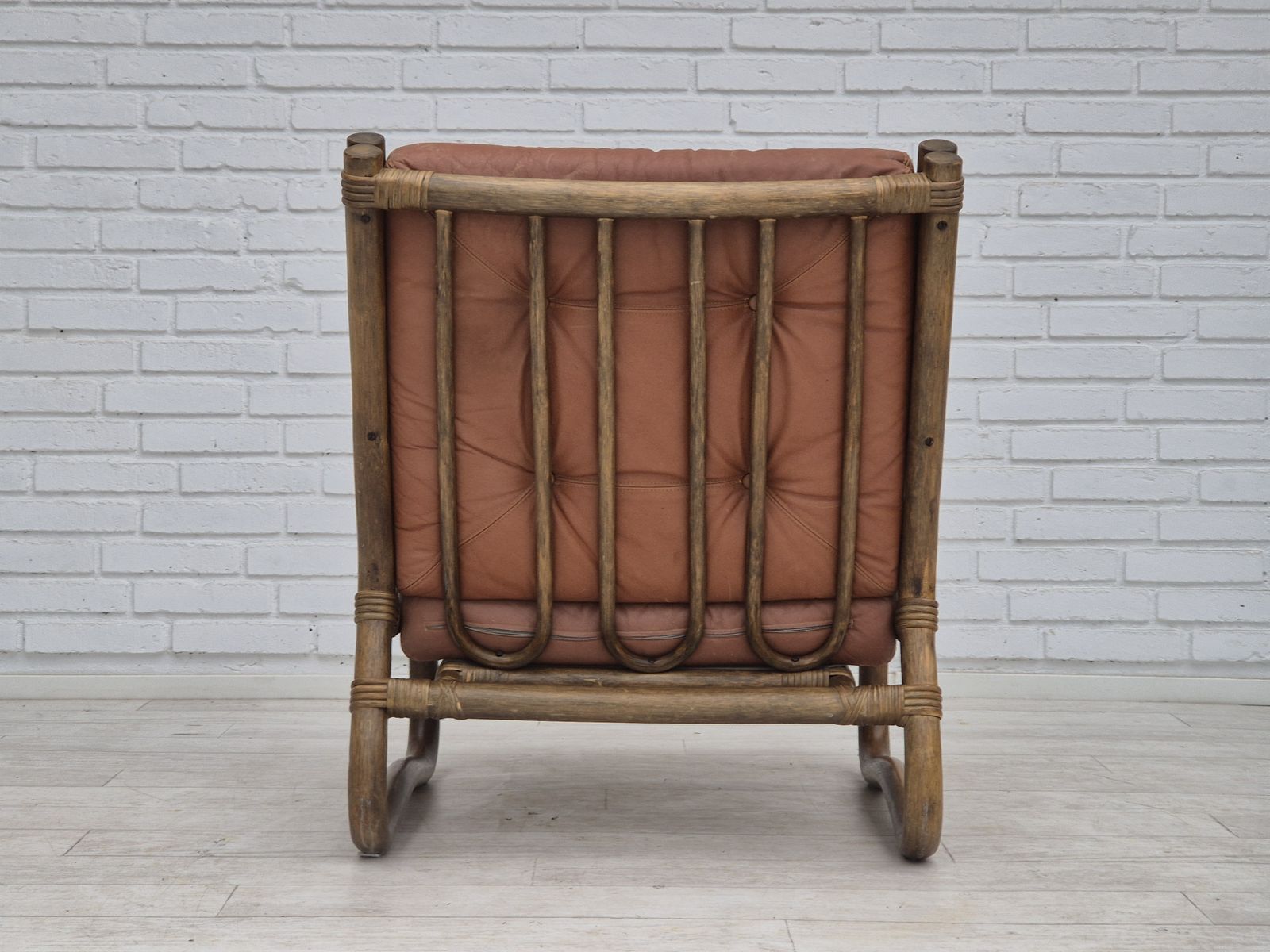Ca. Jaren 1970, Scandinavische Fauteuil, Zeer Goede Staat, Bamboe, Leer. photo furniture