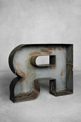 Grote Vintage Poolse Industriële Metalen Letter R, Jaren 1950 photo Woonaccessoires