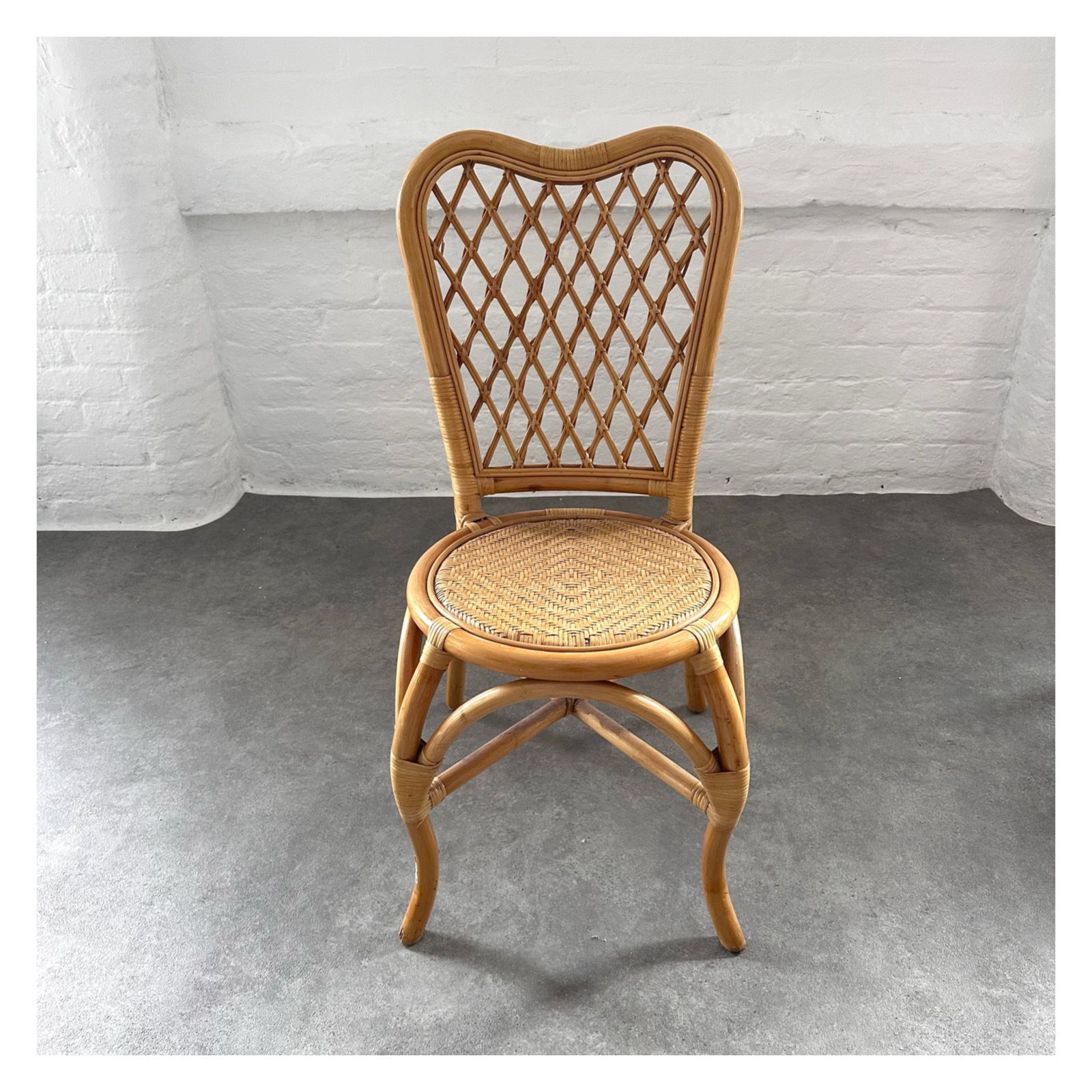 Vintage Bamboo Table & 4 Chairs photo 400.0