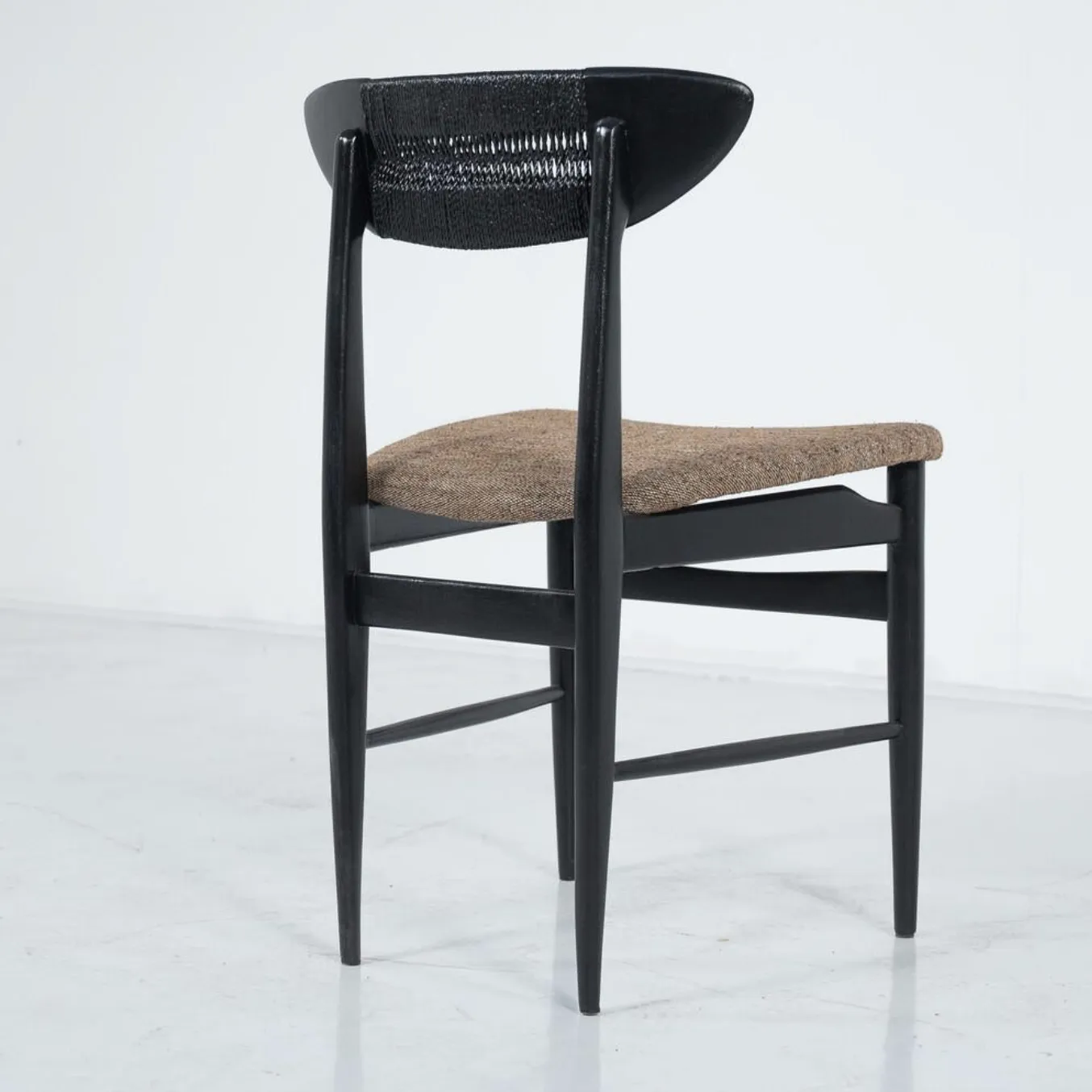 photo furniture Mid Century Modern Set Of 4 Chairs By Hans Wegner, Black Wood And Rope, Denmark