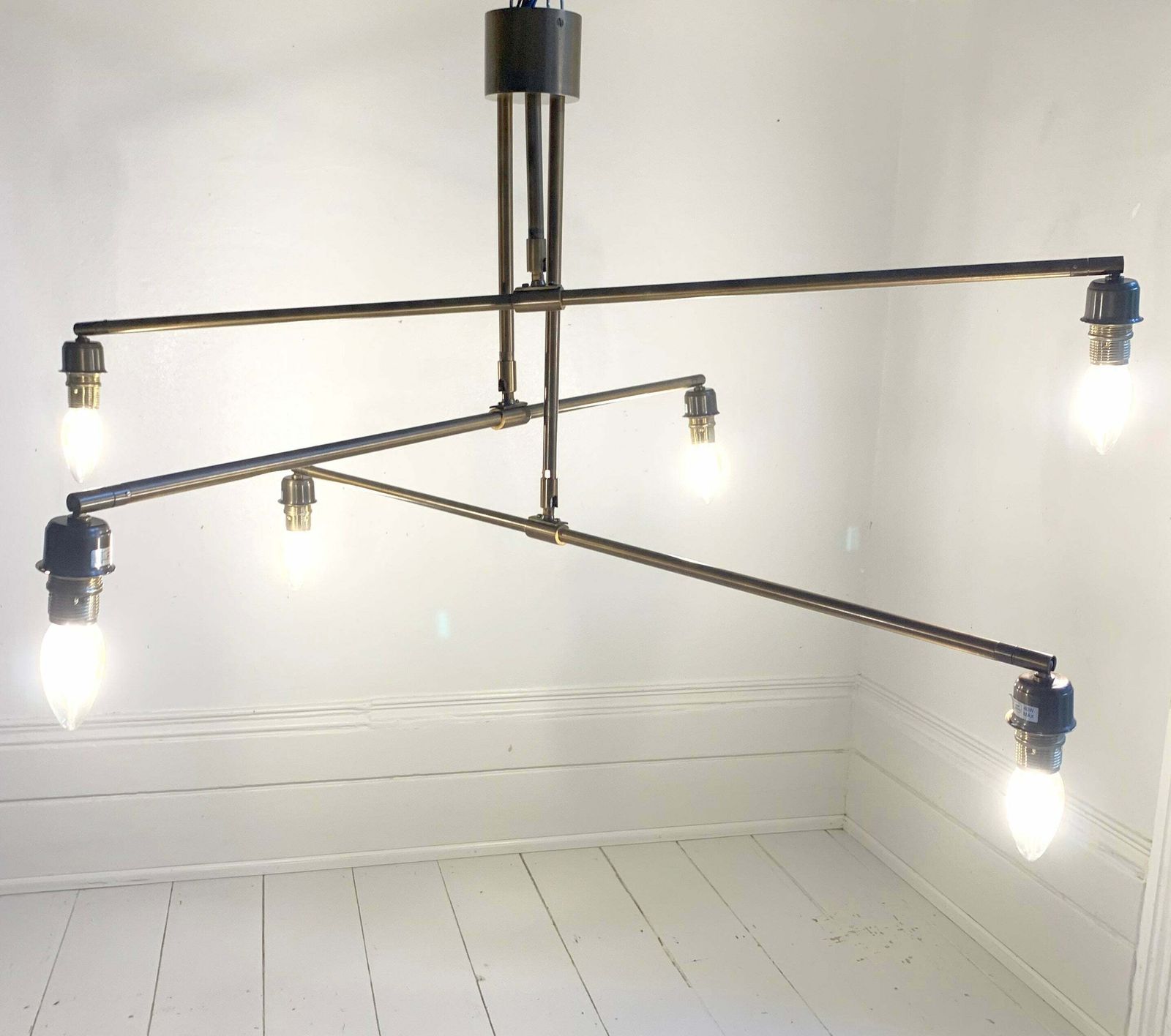 Modern Andromeda Chandelier In Antique Brass By Heathfield & Co   Mcm Style photo vinterior