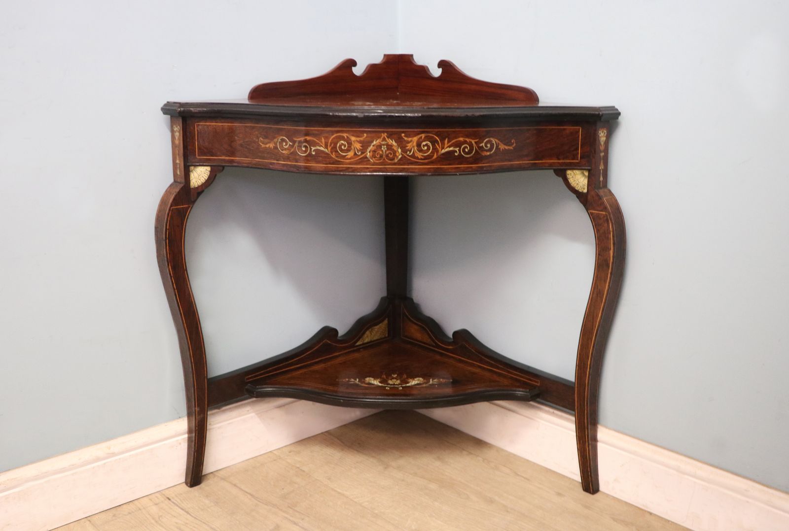 A Lovely Early 20th Century Sheraton Revival Hardwood Corner. photo for sale
