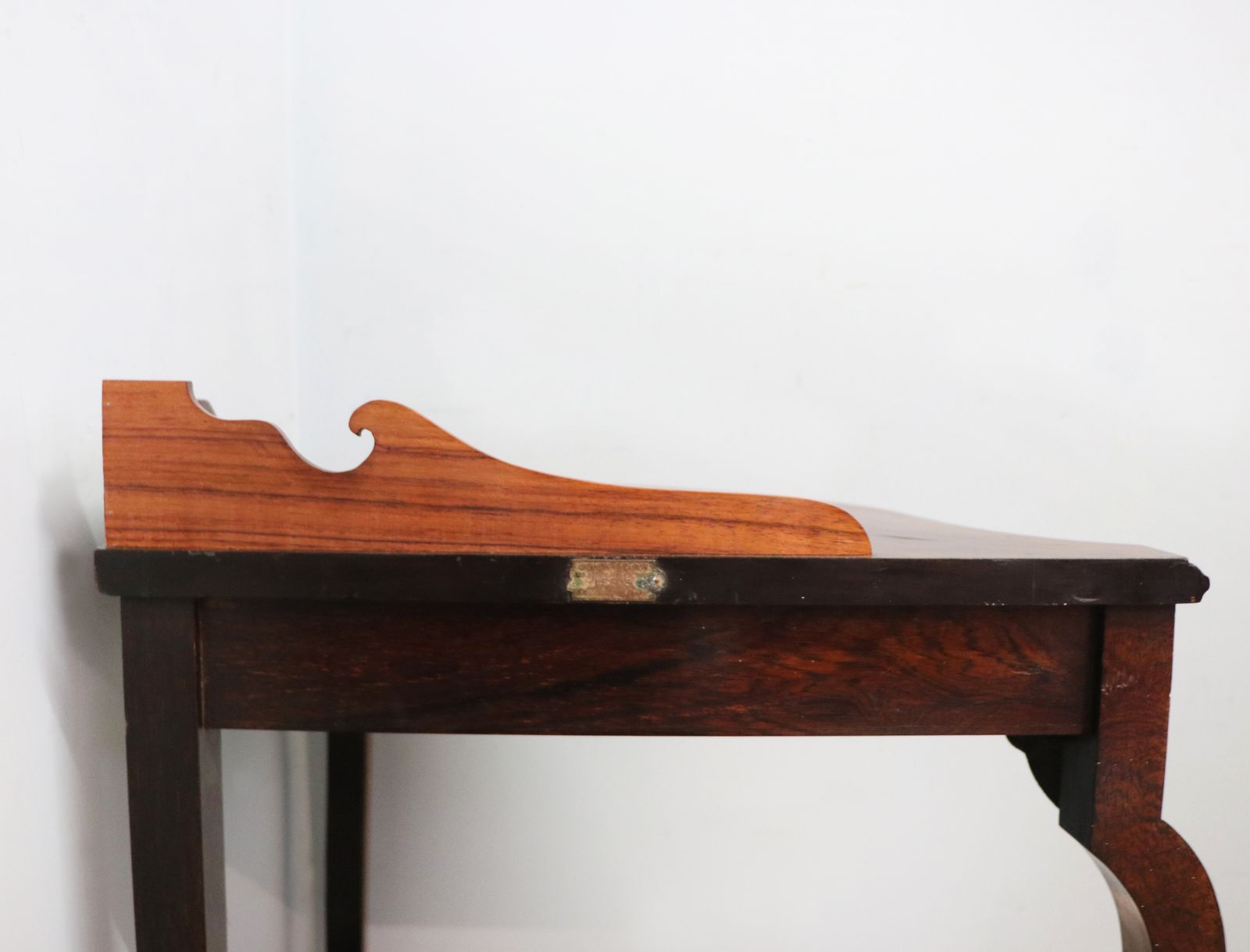 A Lovely Early 20th Century Sheraton Revival Hardwood Corner. photo 495.0
