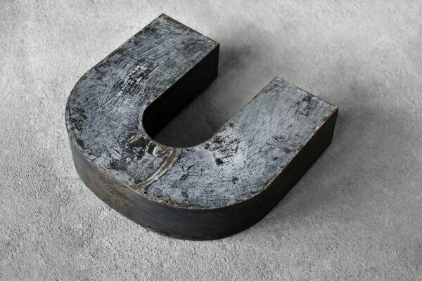 Vintage Groot Industrieel Pools Metalen Letter U, Ca. Jaren 1950 photo furniture