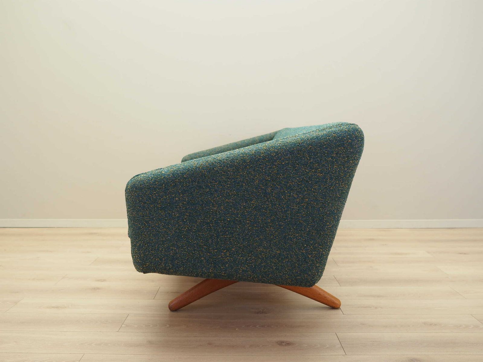 Groene Melange Bank, Deens Design, Jaren 1960, Fabrikant: A. Mikael Laursen, Ontwerper: Illum Wikkelsø photo Meubels