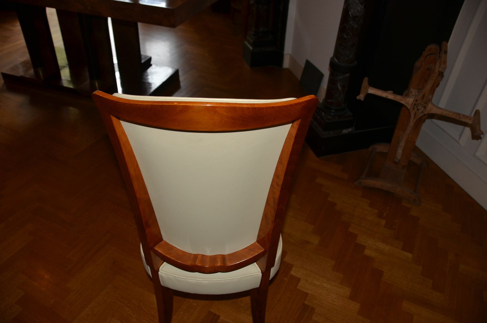 photo buy Set Of Six Art Deco Flesh In Stained Beech And Ivorian Leather