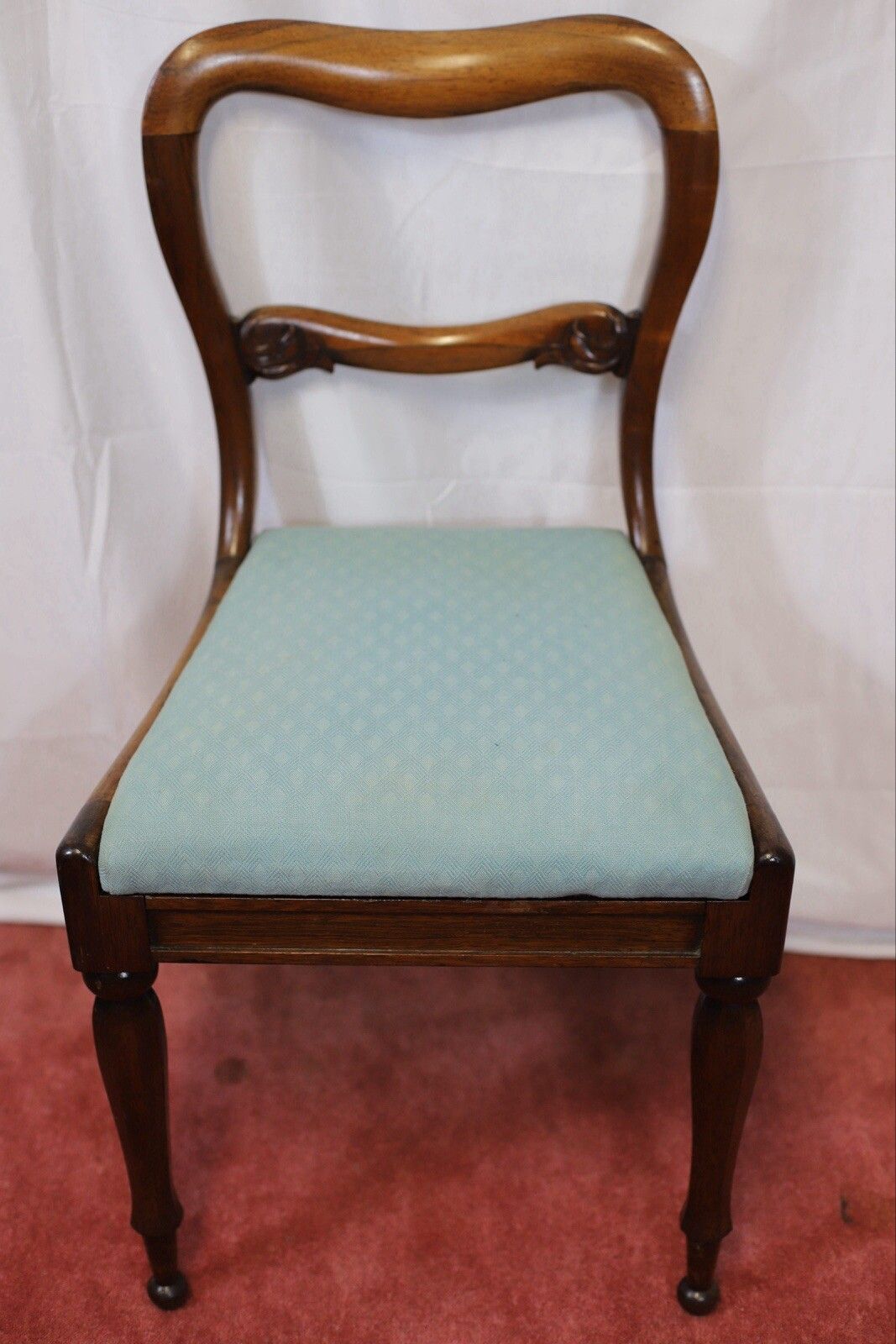 photo vinterior Lovely Set Of Eight Victorian Balloon Back Rosewood Dining Chairs