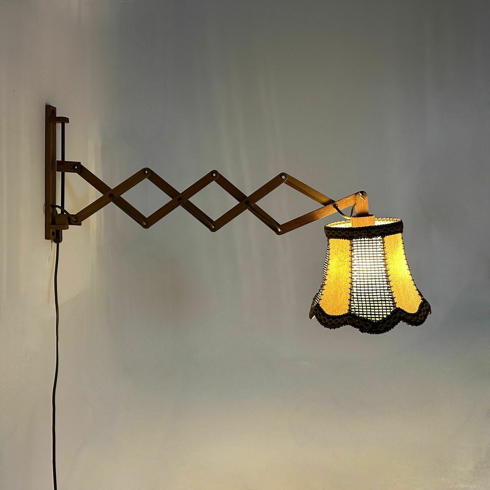 Vintage Teakhouten Schaarlamp Voor Aan De Wand, Jaren 1960 photo 339.0