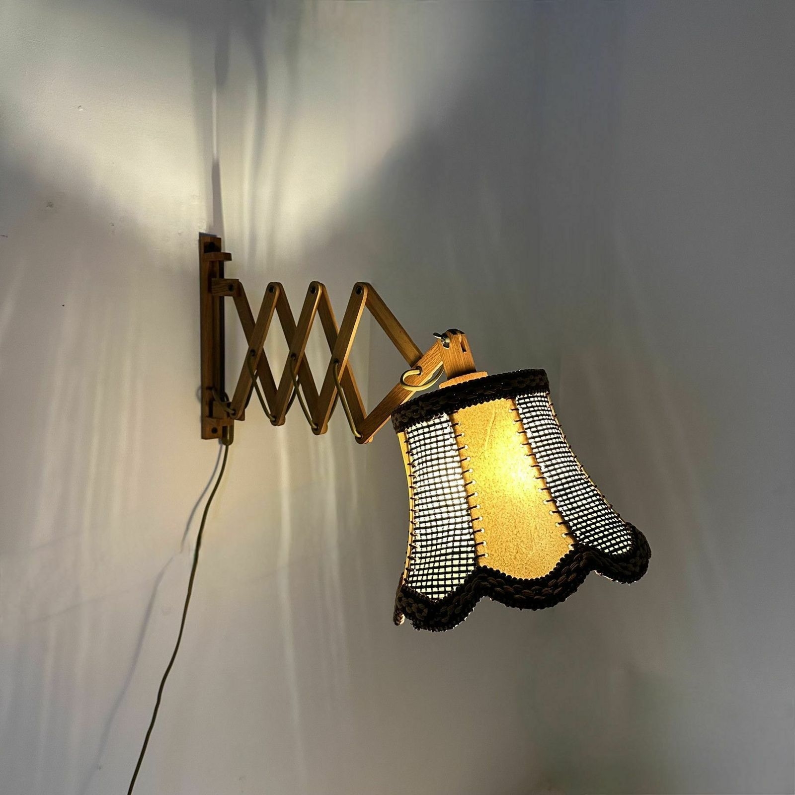 Verlichting Vintage Teakhouten Schaarlamp Voor Aan De Wand, Jaren 1960 photo