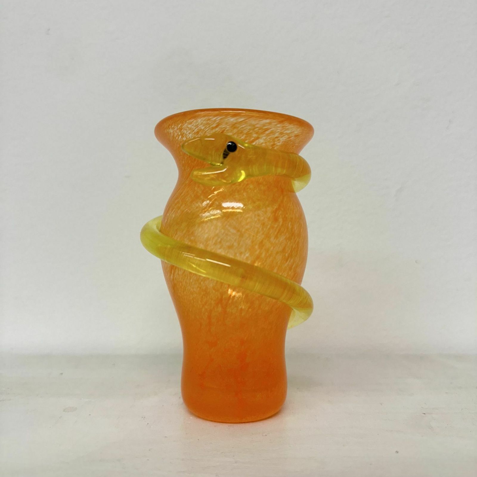 Ulrica Hydman Voor Kosta Boda Miniatuurvaas Slang, Jaren 1980 Zweden photo furniture