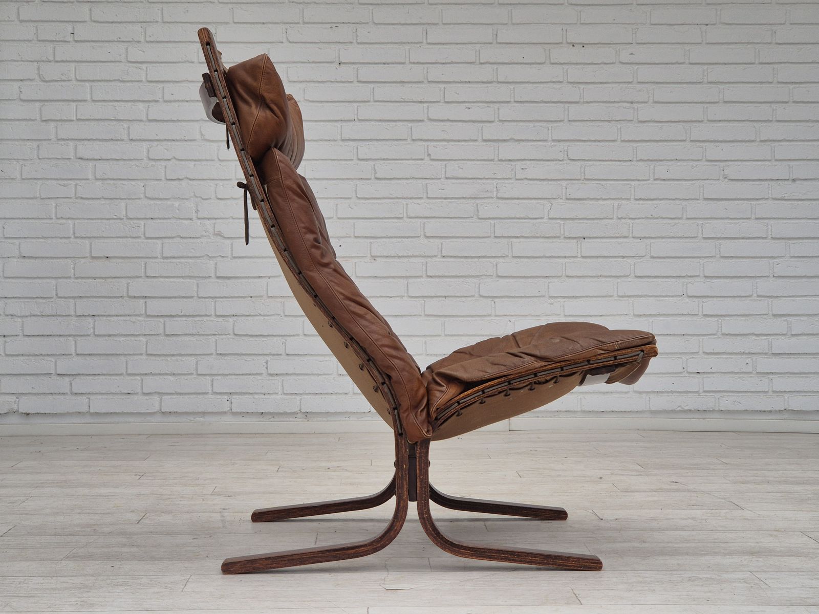 photo furniture 1970s, Norwegian Design By Ingmar Relling, Model "Siesta" For Westnofa, Original Condition.