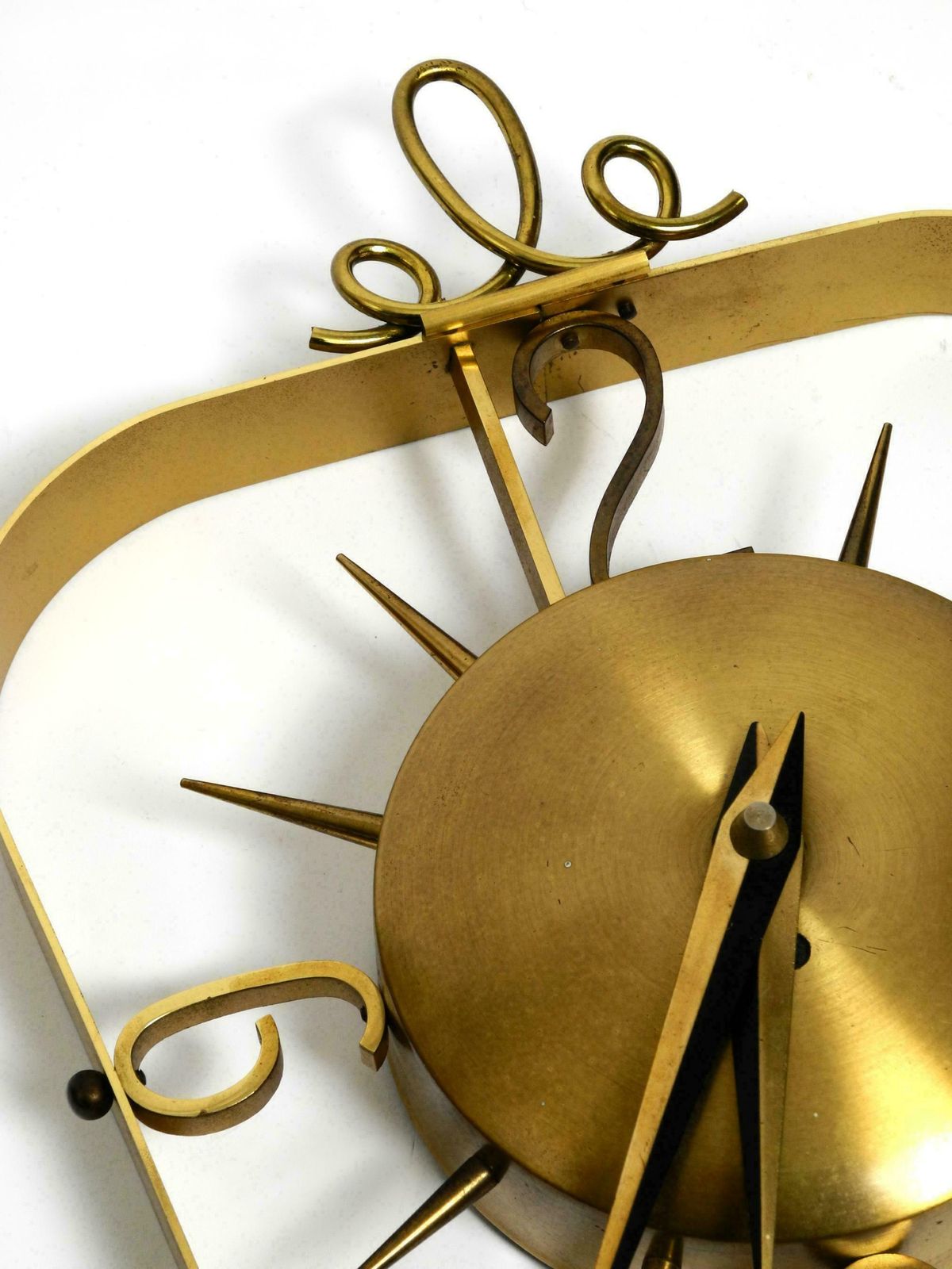 photo vintage Beautiful Mid Century Kienzle Brass Wall Clock With Original Battery Drive