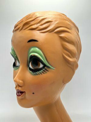 photo furniture Twiggy Manekin Head From Huard, 1971