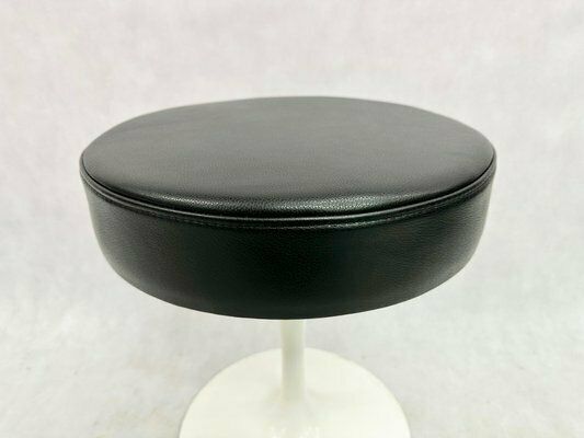 Tulip Leather Stool By Ero Saarinen For Knoll International, 1960s photo Furniture