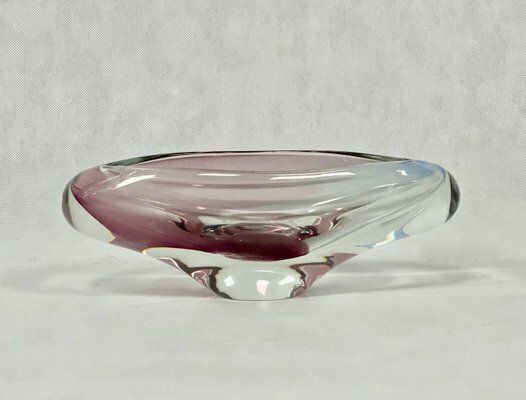Glass Bowl In Rose By Rudolf Beránek For Skrdlovice, 1960s photo Home Decor