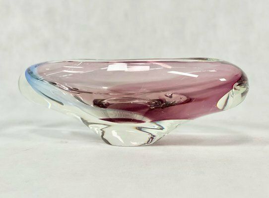 Glass Bowl In Rose By Rudolf Beránek For Skrdlovice, 1960s photo 248.0