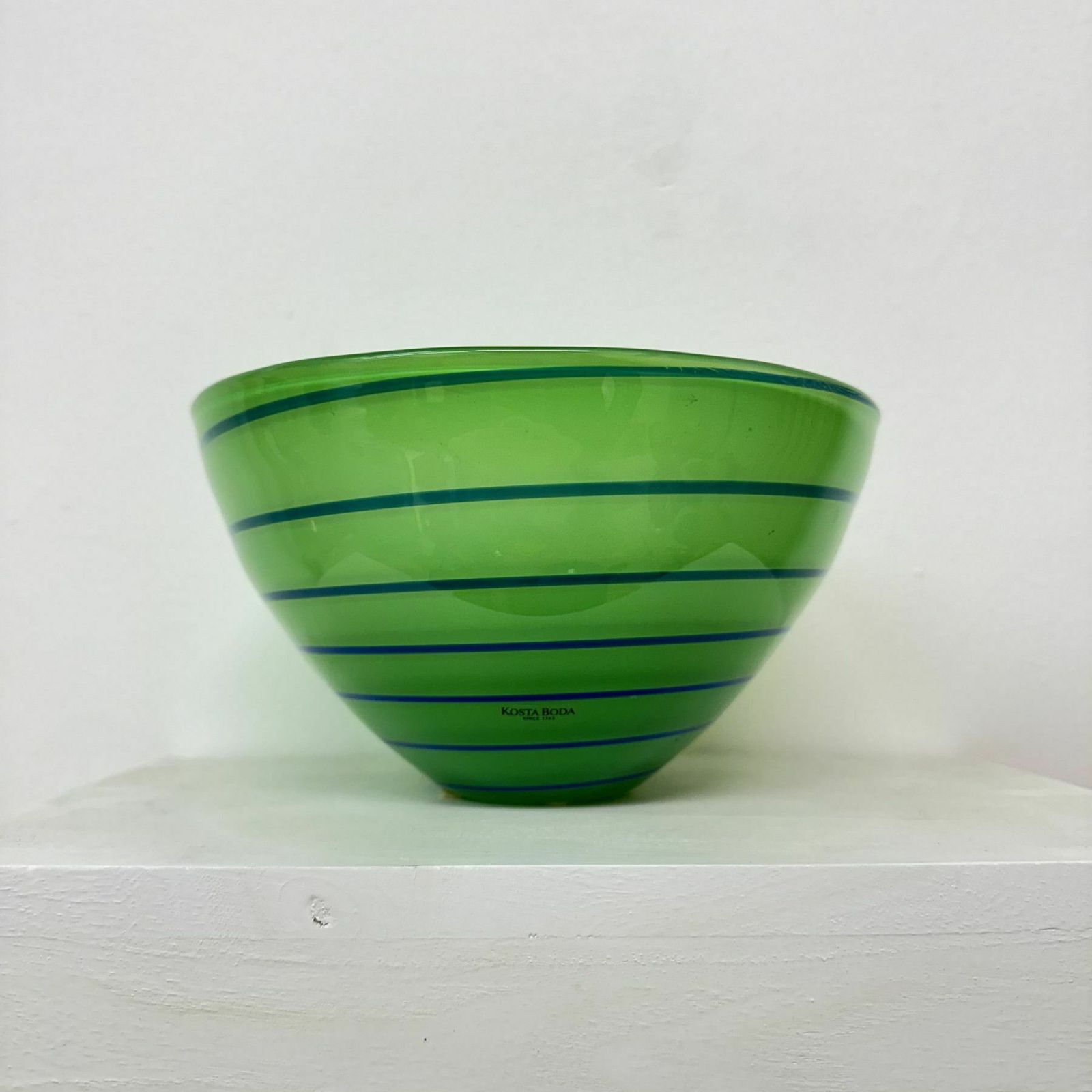 Anna Ehrner Voor Kosta Boda Epoque Green Stripe Schaal photo 235.0