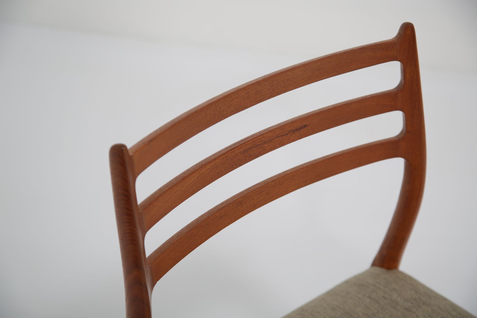 photo vinterior Vintage Set Of 8 Danish Teak Dining Chairs Model 78 By Niels Otto Moller, 1960s