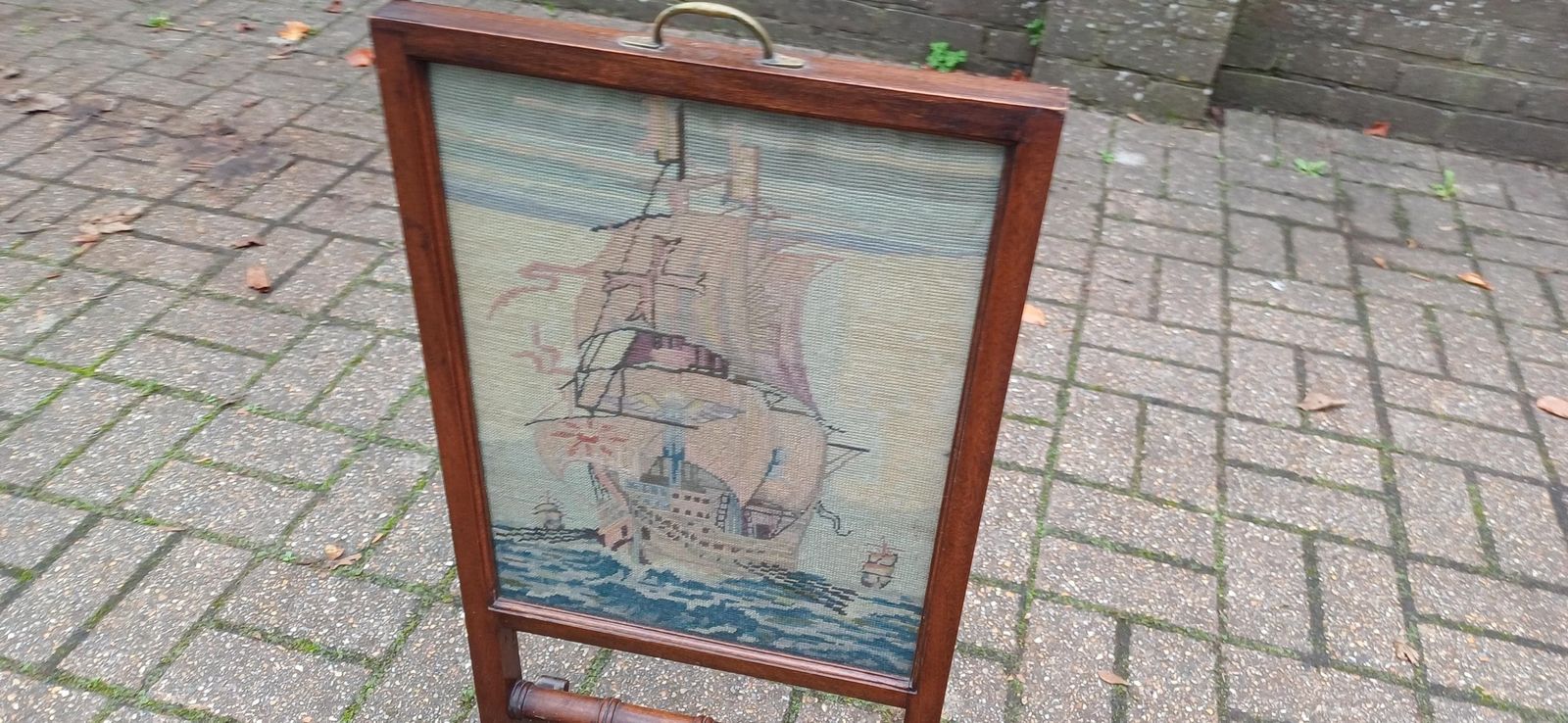 Stunning Top Quality Mahogany Glazed Fire Screen With Galleon Tapestry Unusually Thin Perfect For Smaller Fireplace. photo Home Fixtures