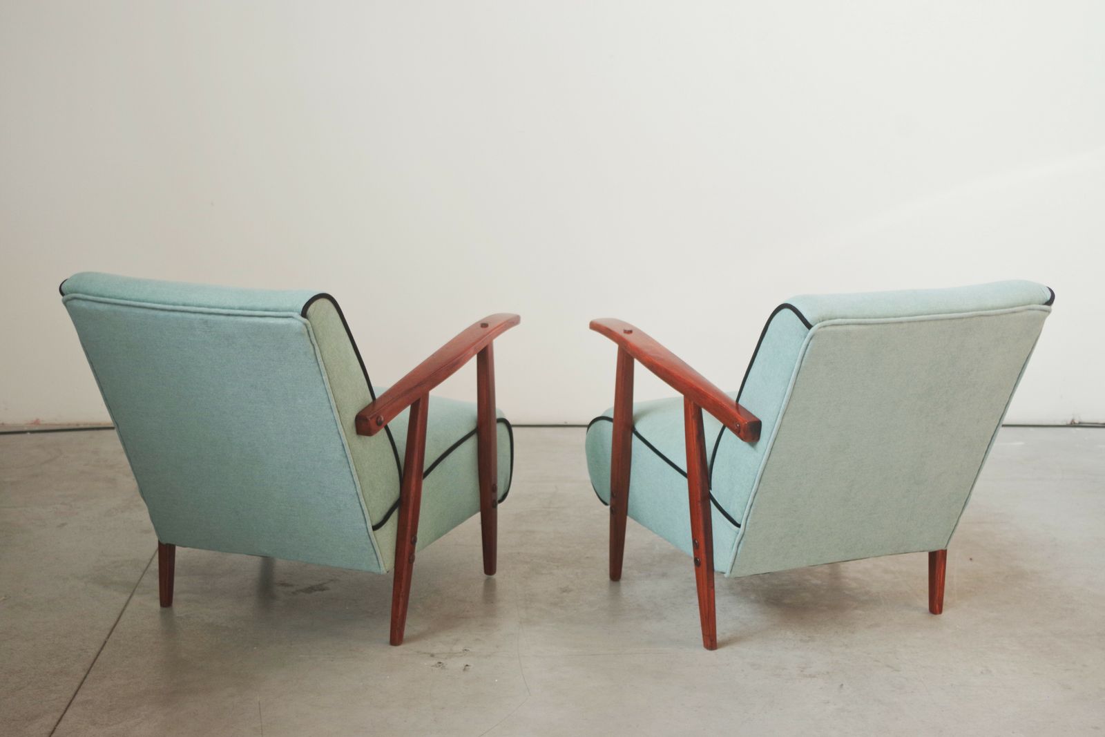 Pair Of Restored 1940s Ash Wood Armchairs In Mid Century Modern Style photo vintage