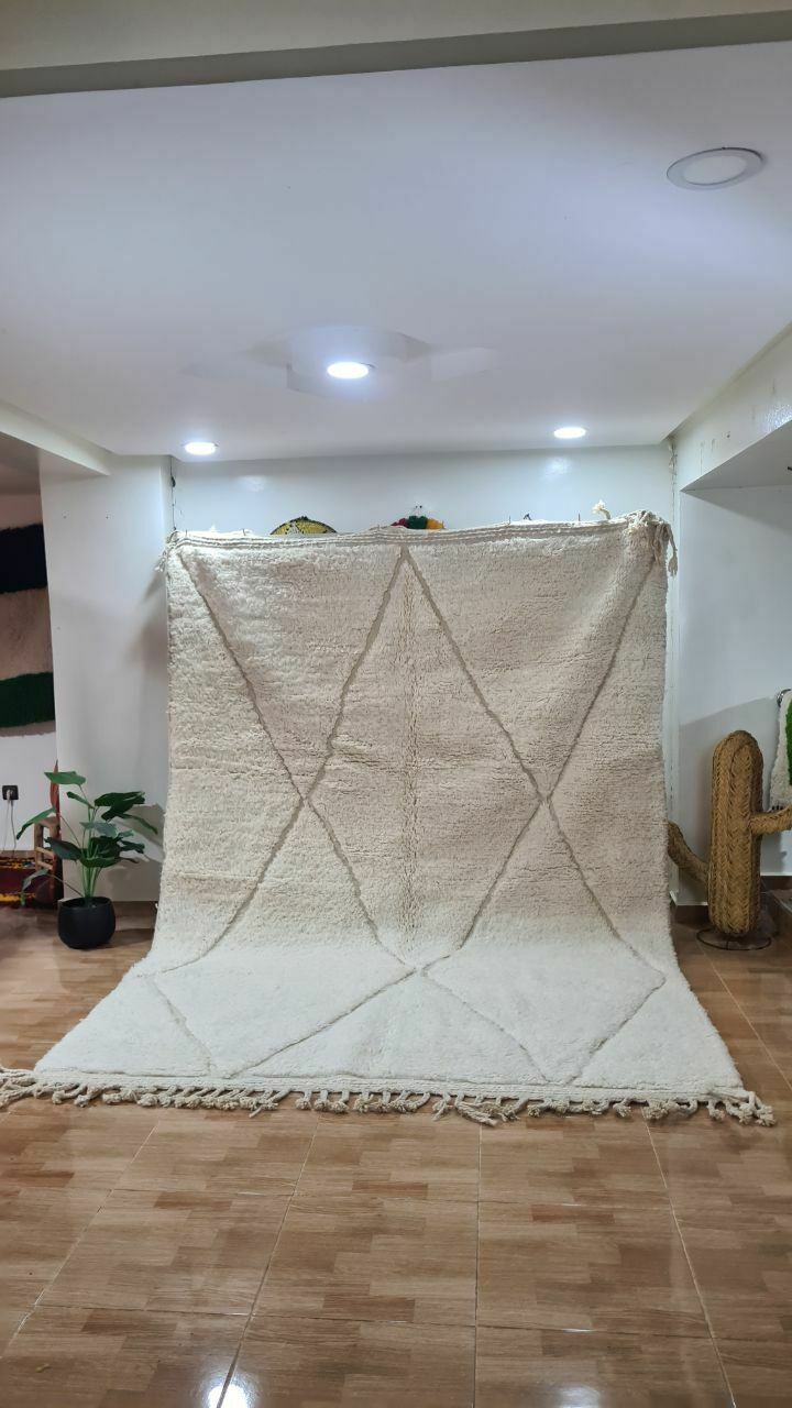 Handcrafted Moroccan Beni Ourain Rug   Natural Ivory With Minimalist Diamond Pattern 300x200 Cm photo furniture