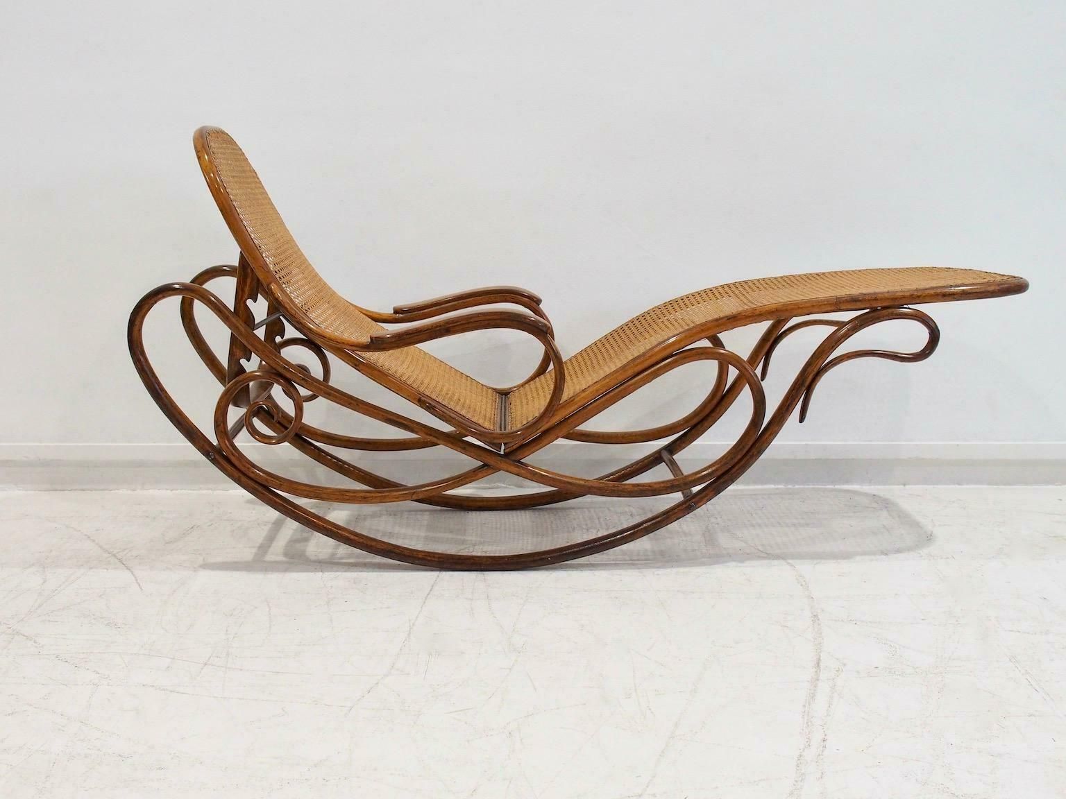 photo vintage Thonet Bentwood And Rattan Rocking Chaise Model 7500