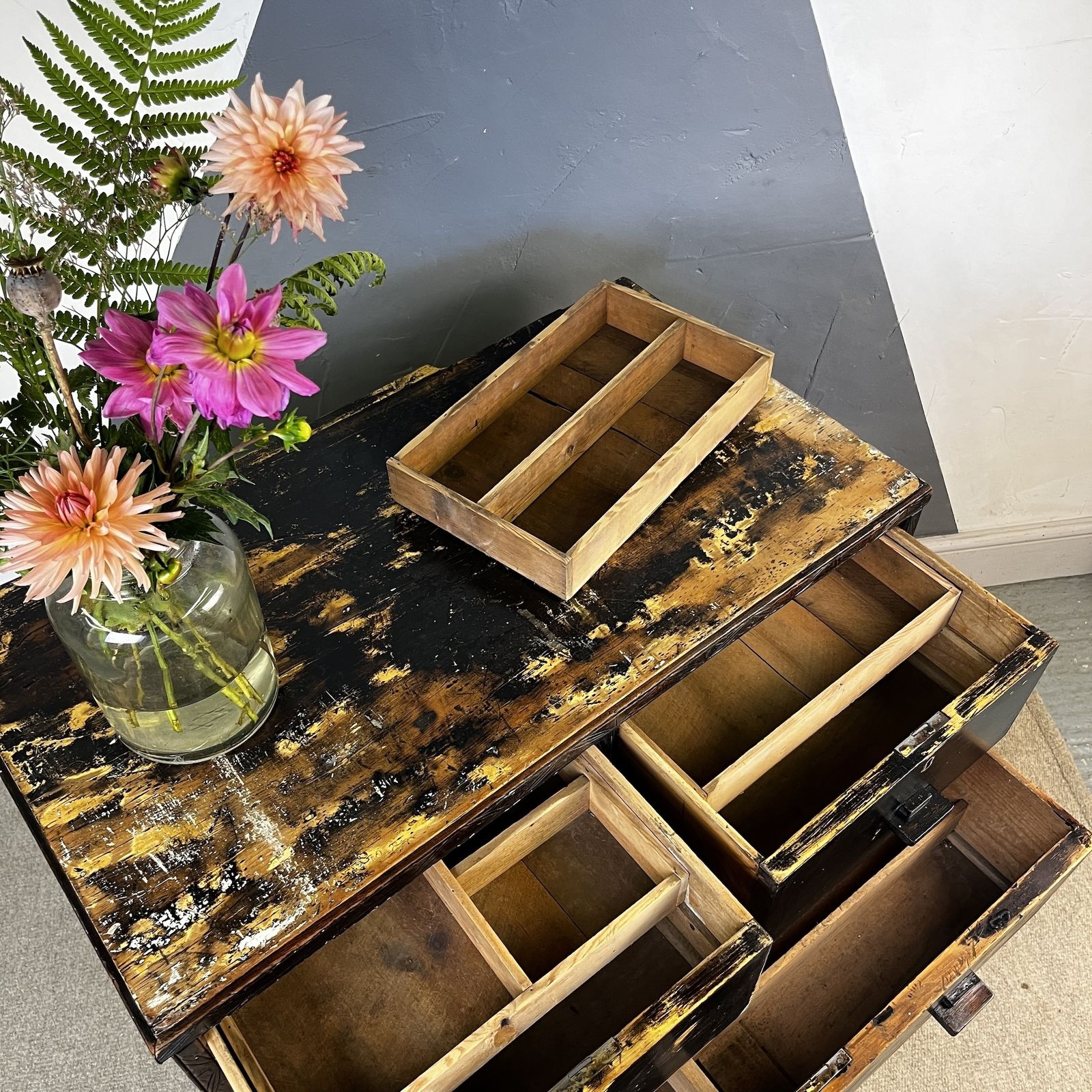 photo furniture ​Antique Pine Black Chest Drawers Storage