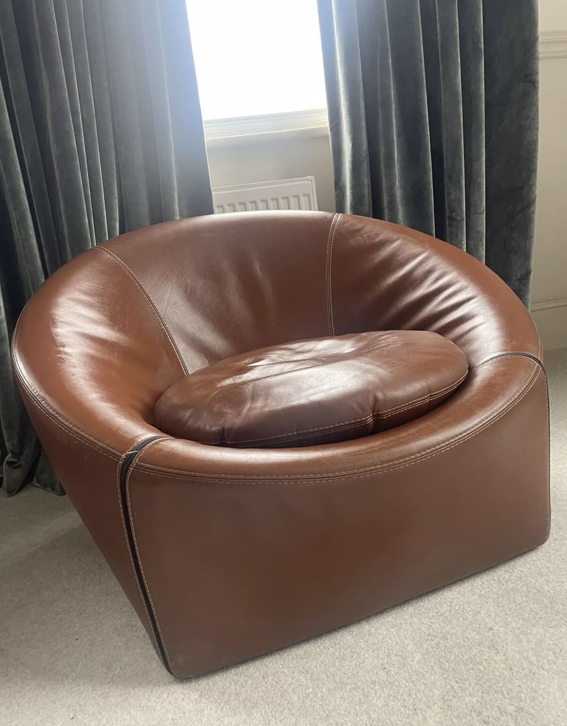 Minotti 'Capri Base Armchair" In Tobacco Leather   Rrp £3000 photo for sale