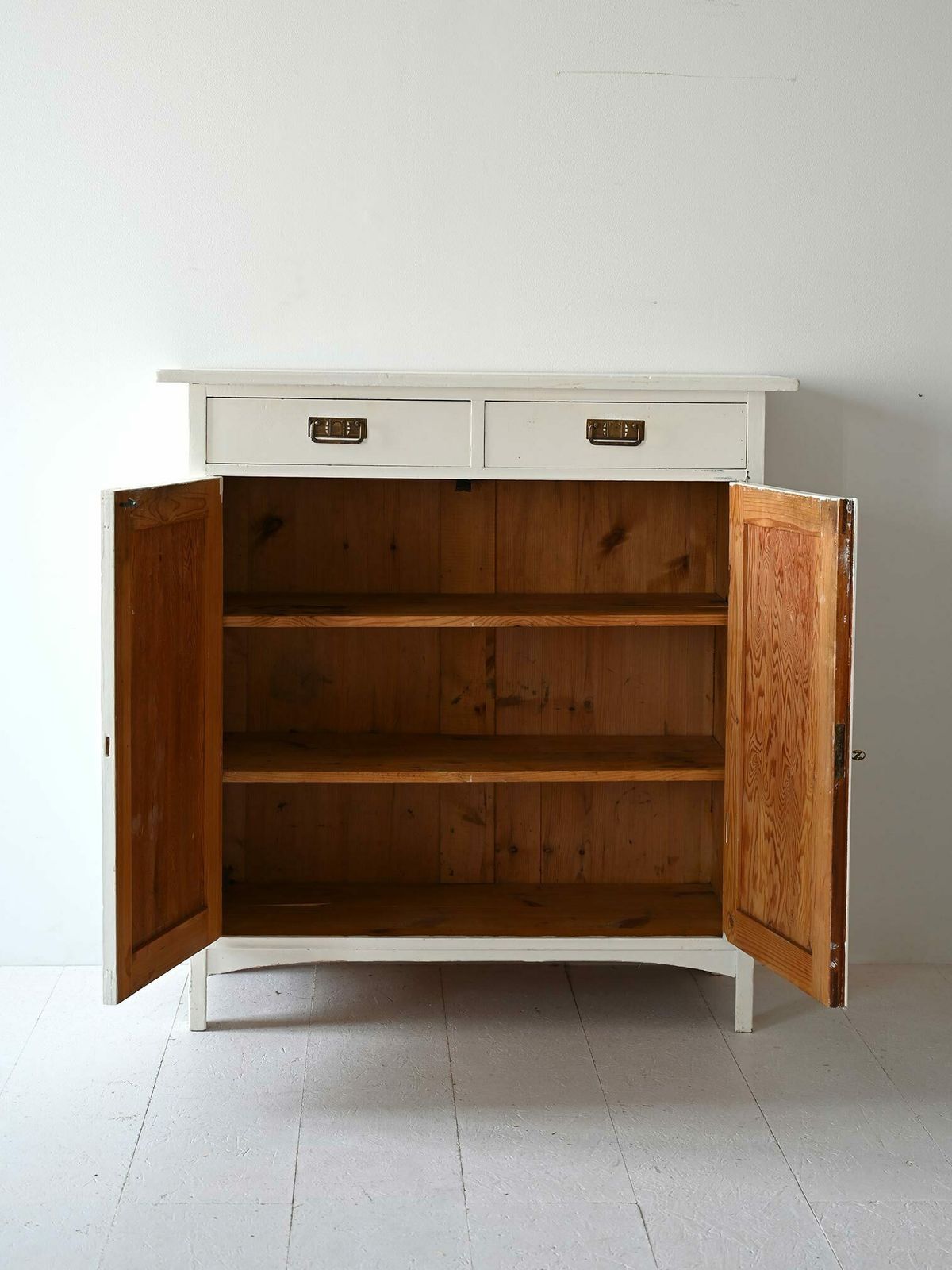 White Decò Sideboard photo for sale