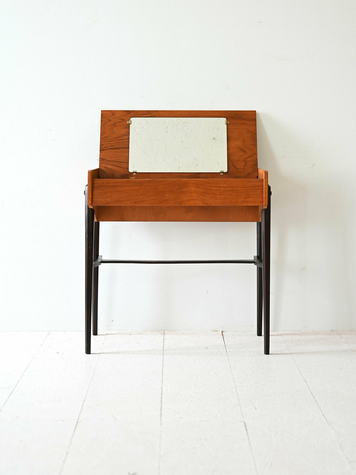 Scandinavian Coffee Table With Tilting Top photo furniture