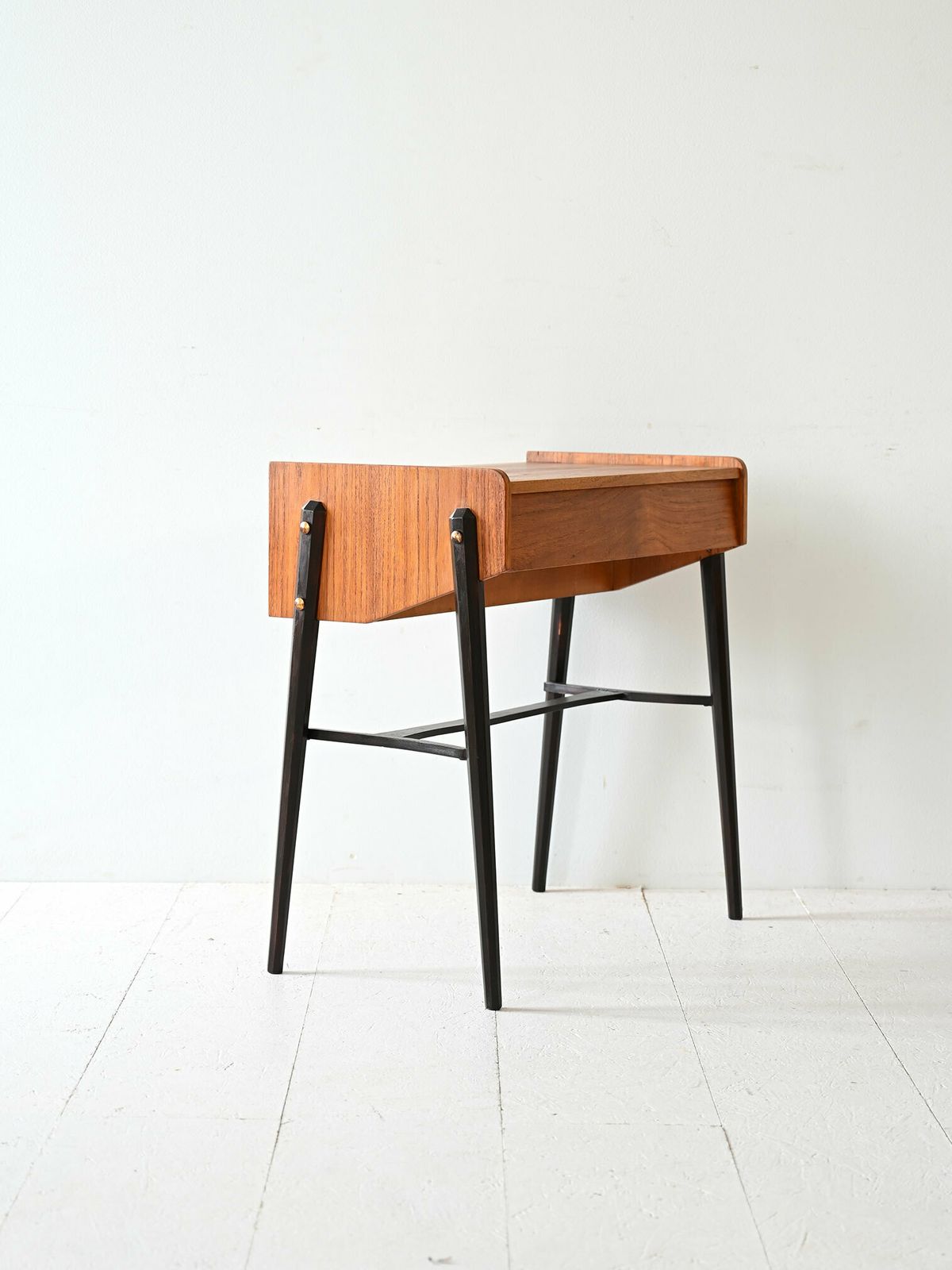 Scandinavian Coffee Table With Tilting Top photo Furniture