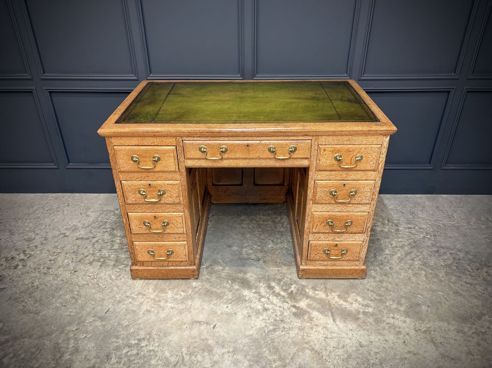 photo furniture Freestanding Oak Kneehole Desk