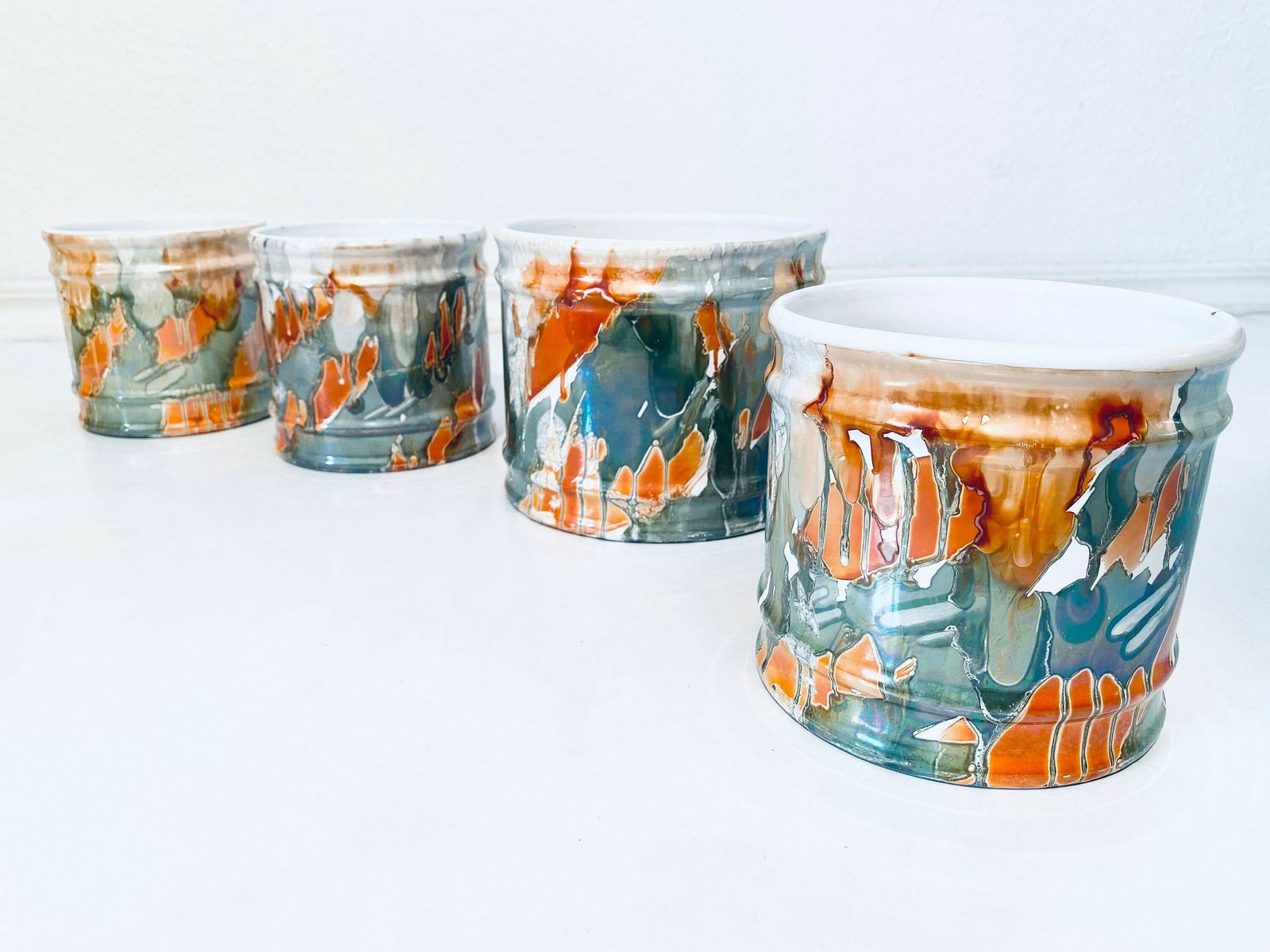 Four Matching Ceramic Planters Set With Dripping Glaze Motif / Orange Petrol White photo for sale