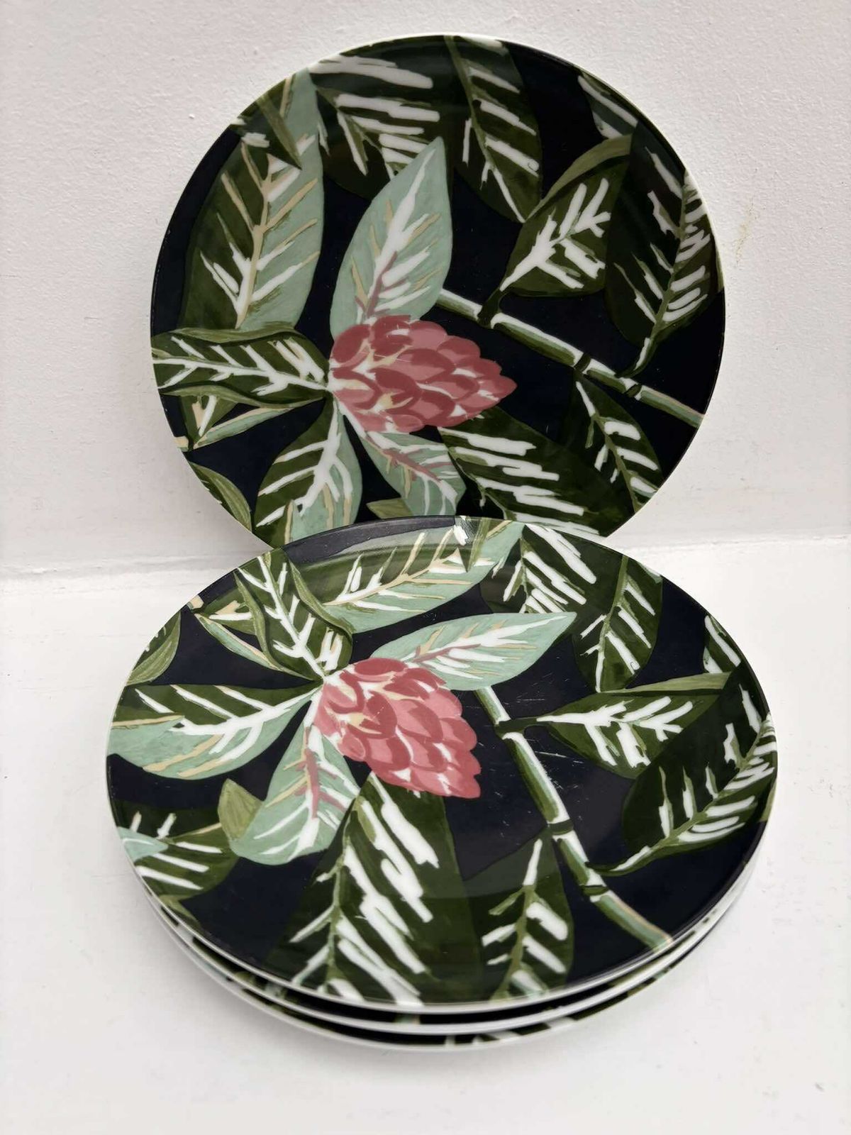 Set 4 Dessert Plates Monoprix Entremets,Cake, Cheese, Entree, Salad Plates Black Green Decor Jungle Flowers Tropical Decor photo vinterior