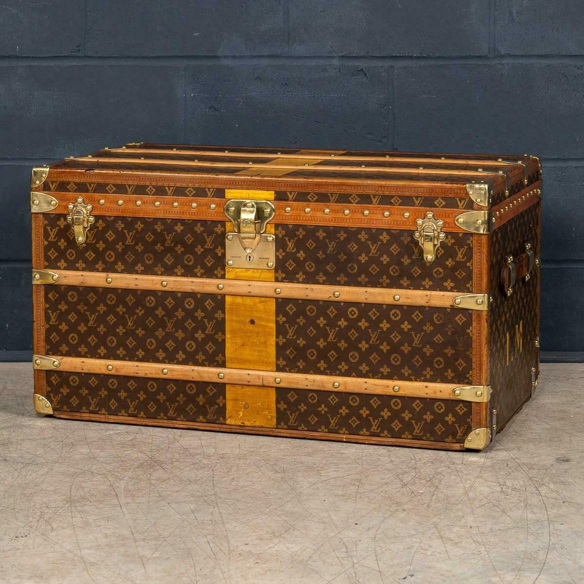 20th Century Louis Vuitton Courier Trunk In Monogram Canvas, France C.1930 photo buy
