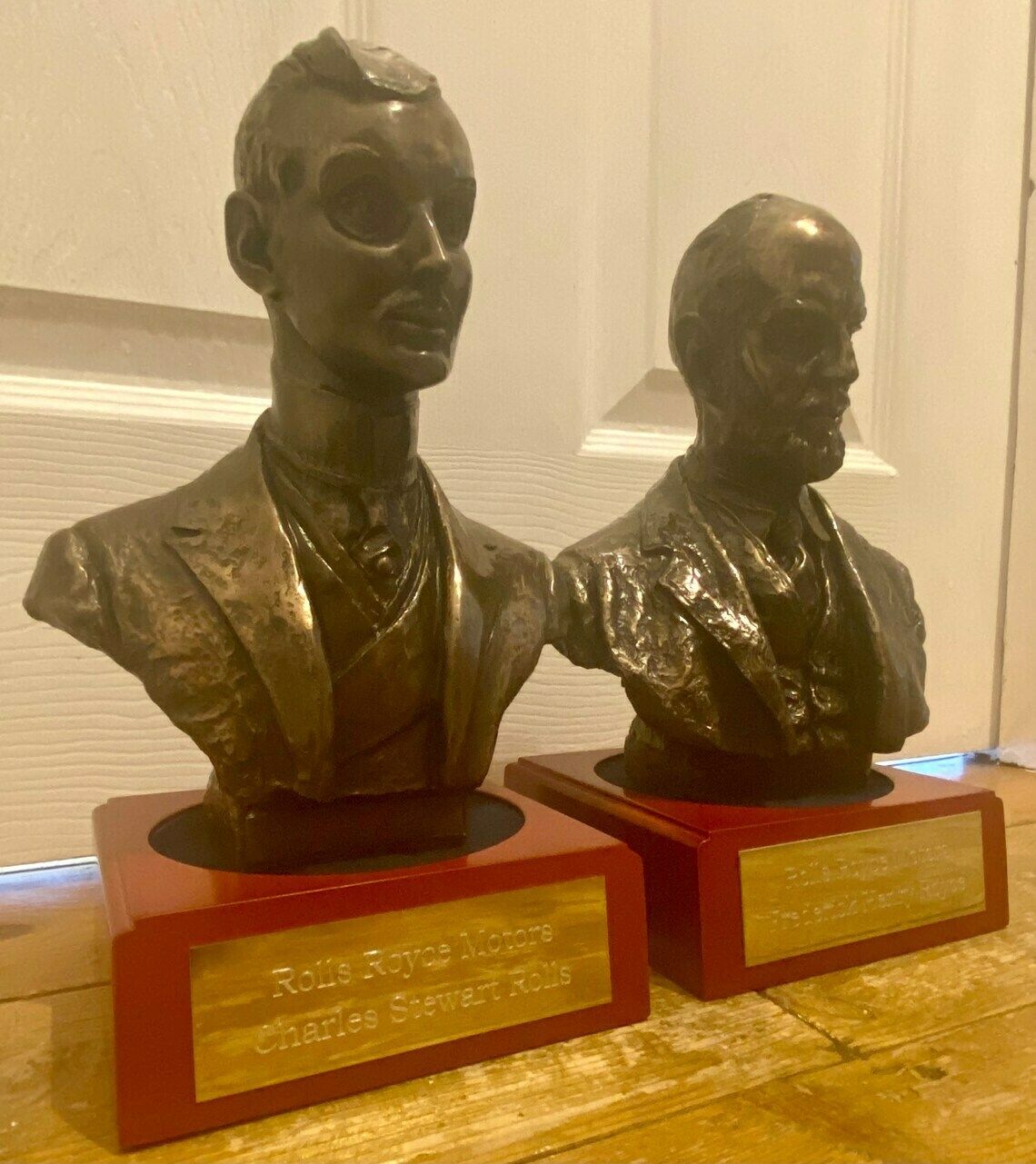 A Pair Of Rolls Royce Bronze Busts Of Frederick Henry Royce & Charles Stewart Rolls Rare Dealership Dealer Showroom Garage Advertising Bentley Sign photo vinterior