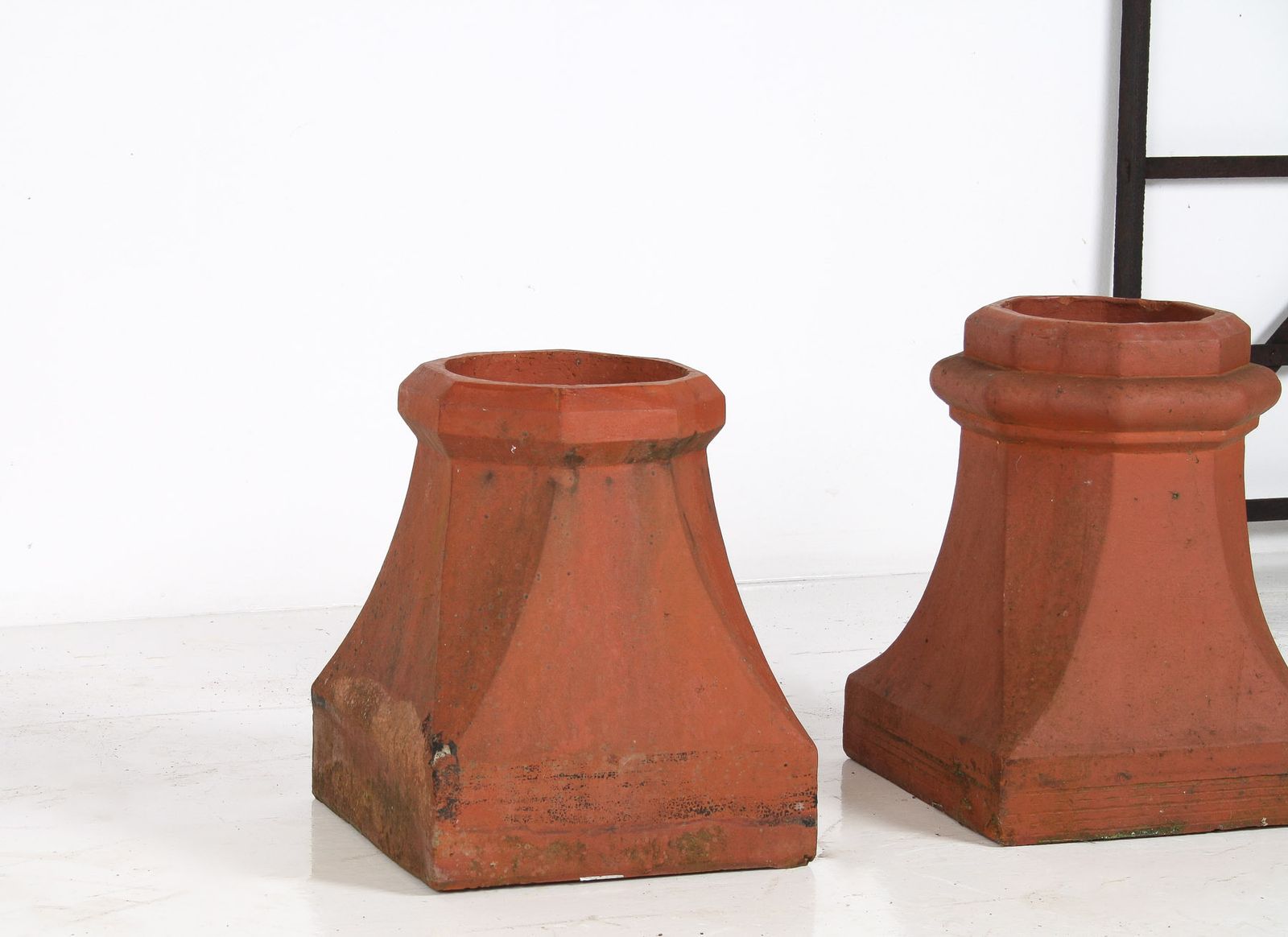 photo vintage A Pair Of Victorian Red Clay Terrocotta Chimney Pots Garden Planters Rhubarb Forcer