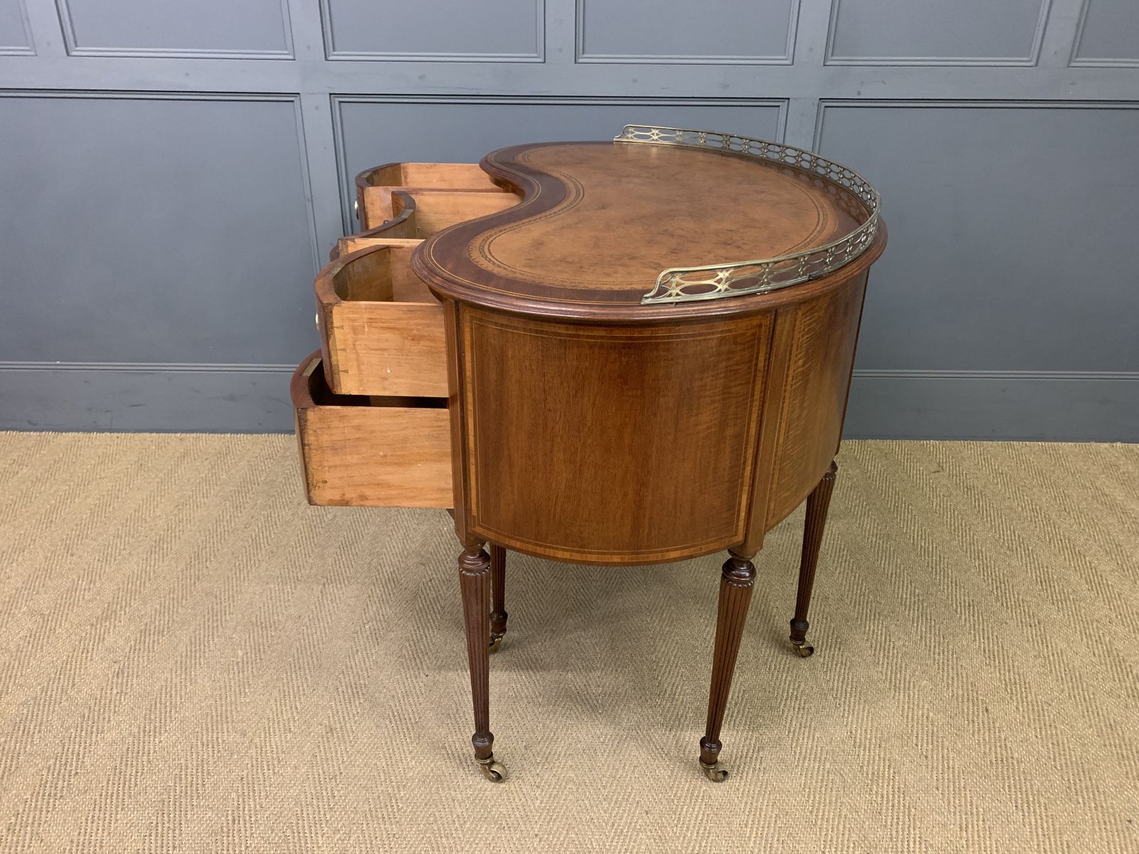 photo furniture Edwardian Inlaid Mahogany Kidney Desk