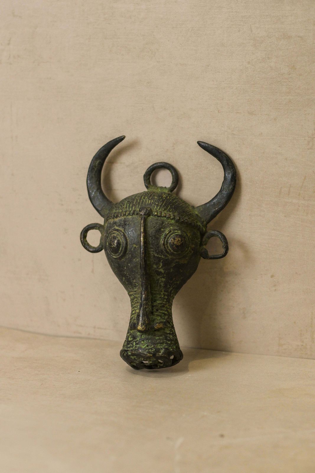 Benin Bronze Ox   78.1, African photo furniture