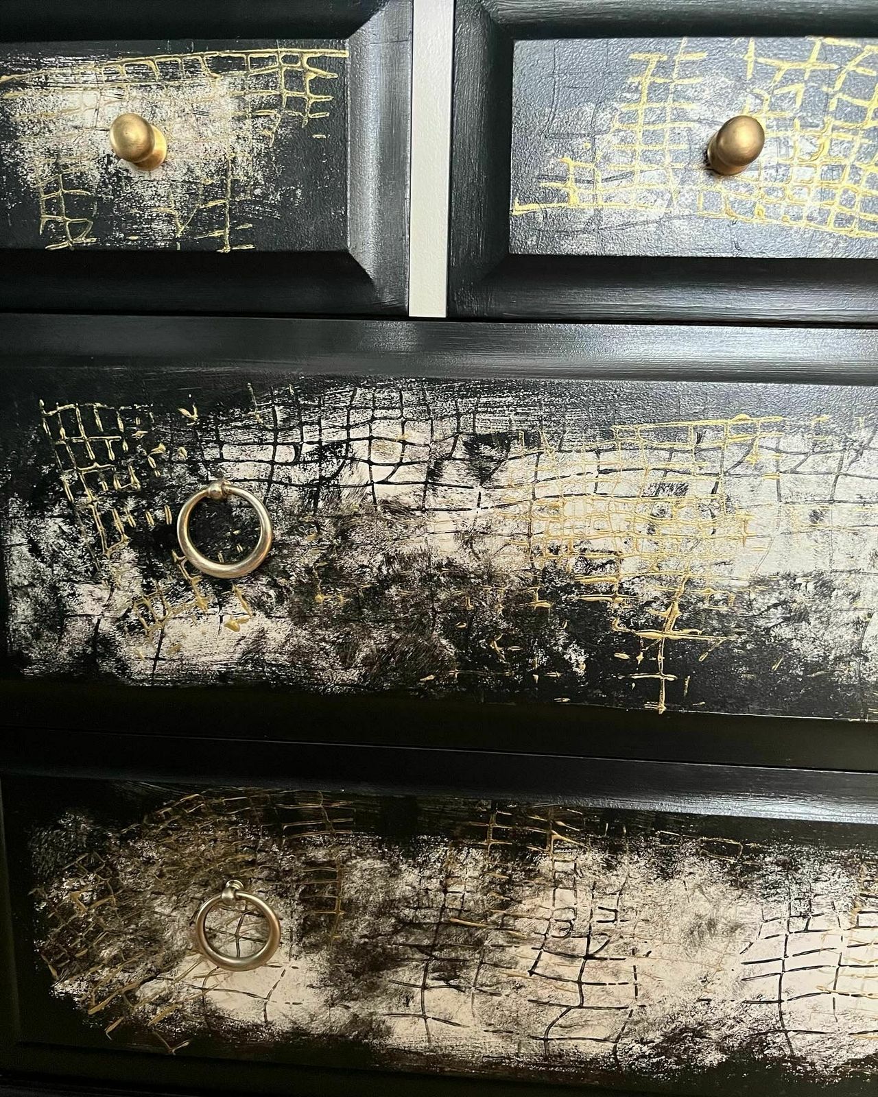 photo vinterior 2 Stag Minstrel 3 Over 2 Chest Of Drawers With Original Handles