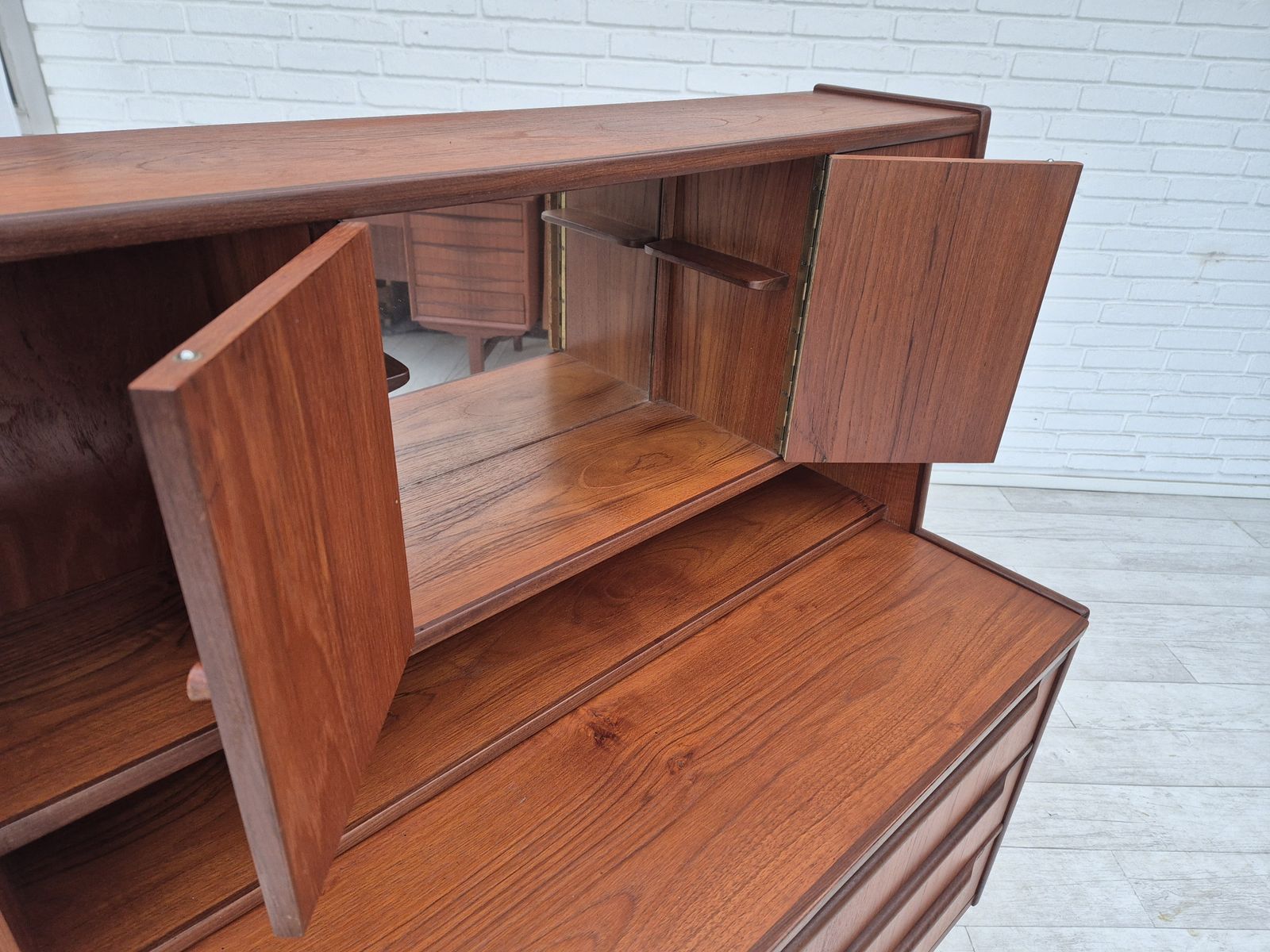 1960s, Danish Chest Of Drawers With A Mirror Inside, Original Condition, Teak Wood. photo vinterior